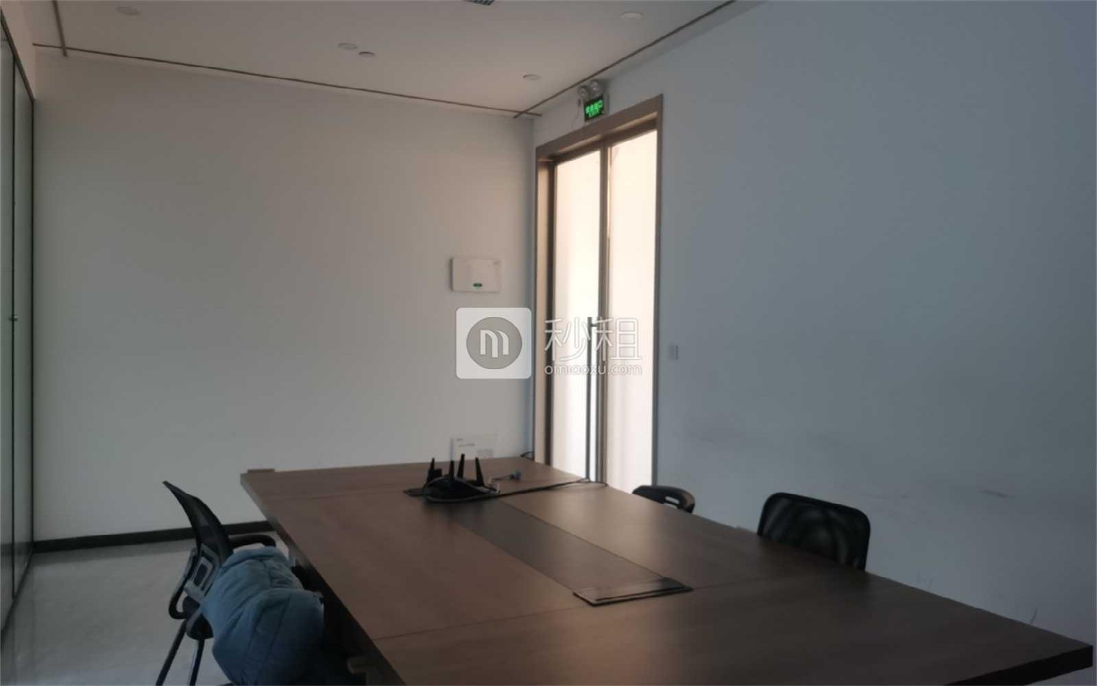 龙光玖钻写字楼出租265平米精装办公室140元/m².月