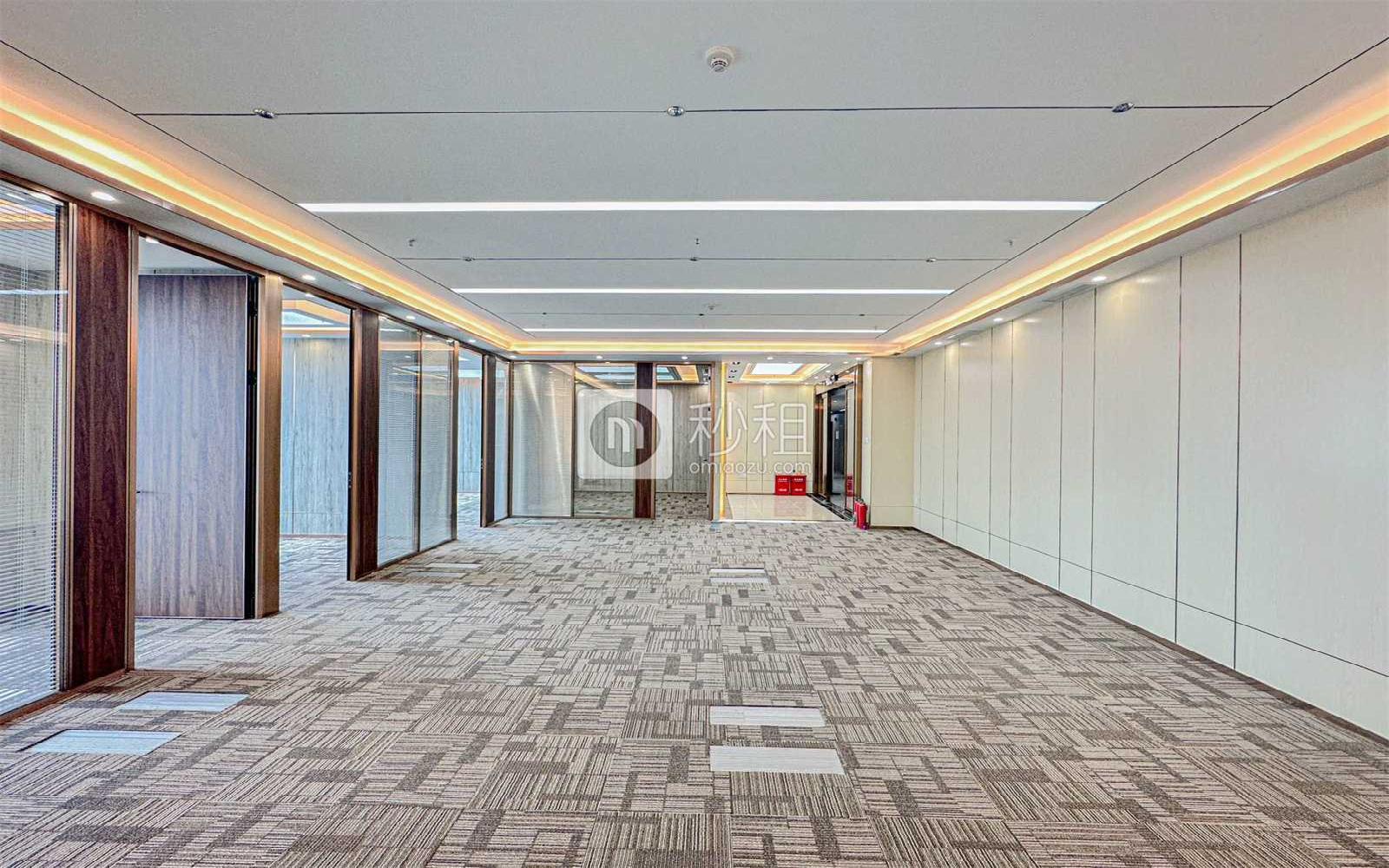 世纪汇广场（交通银行大厦）写字楼出租346平米精装办公室205元/m².月