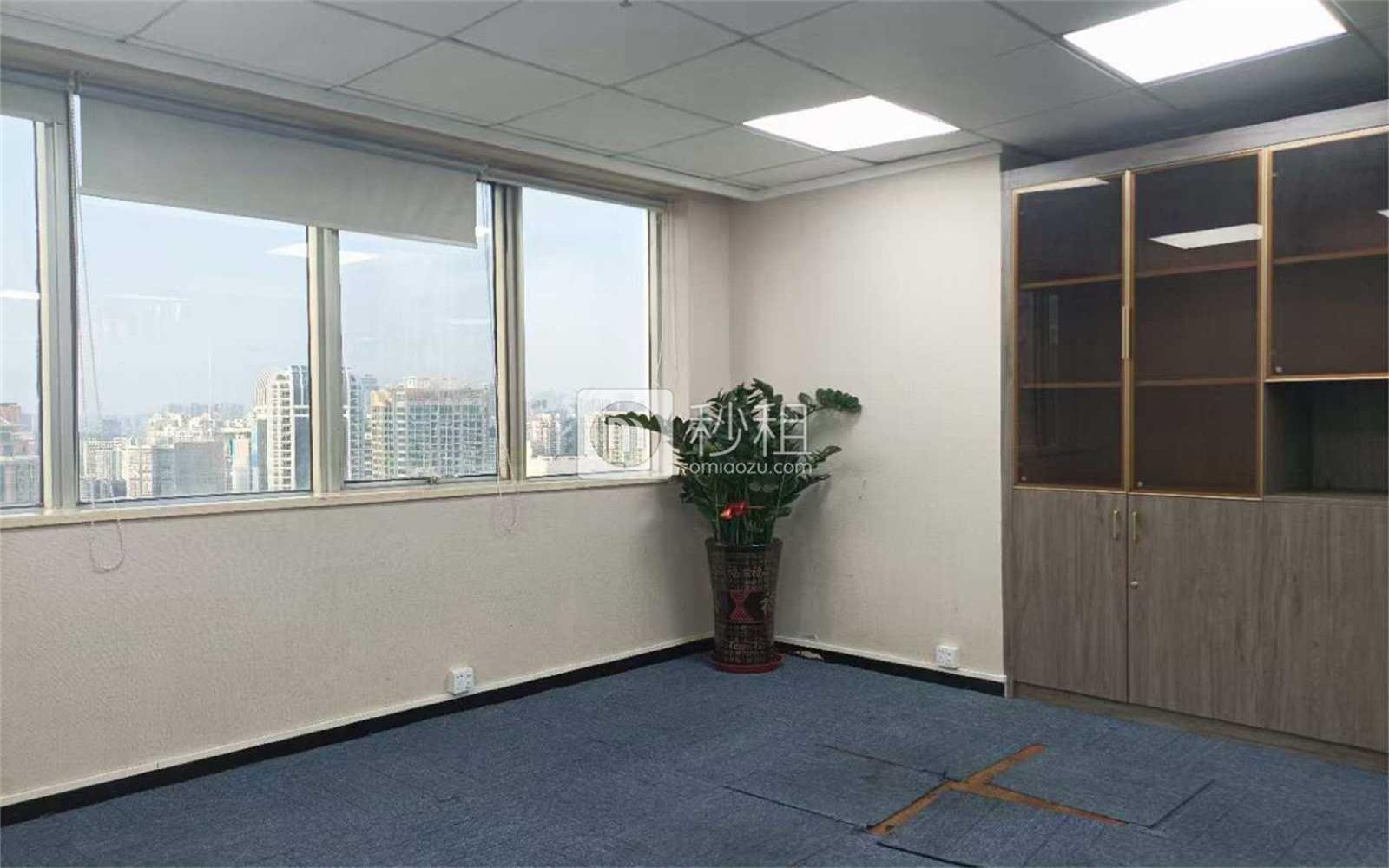 彭年广场写字楼出租550平米简装办公室110元/m².月