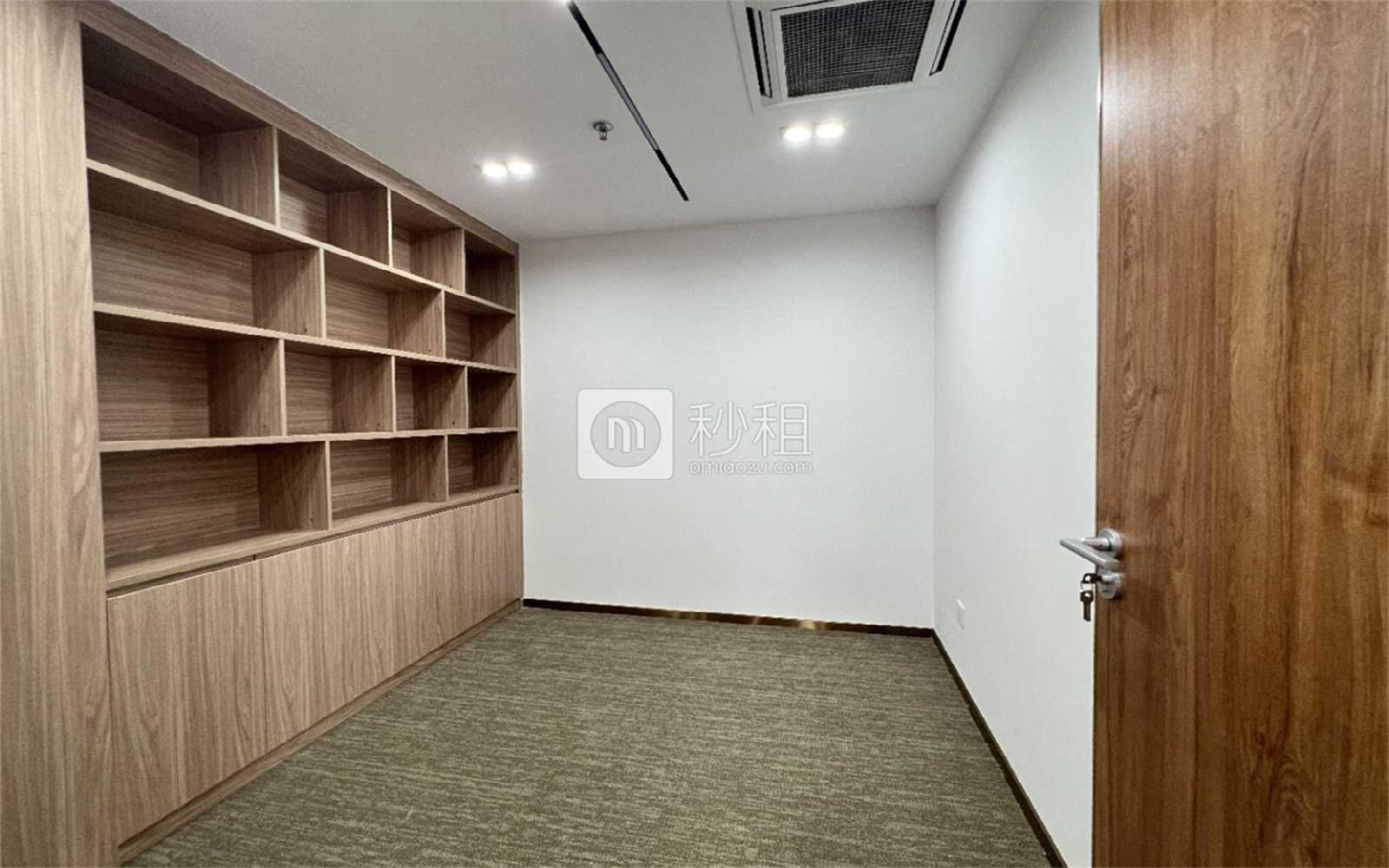 太平洋商贸大厦写字楼出租306平米精装办公室98元/m².月