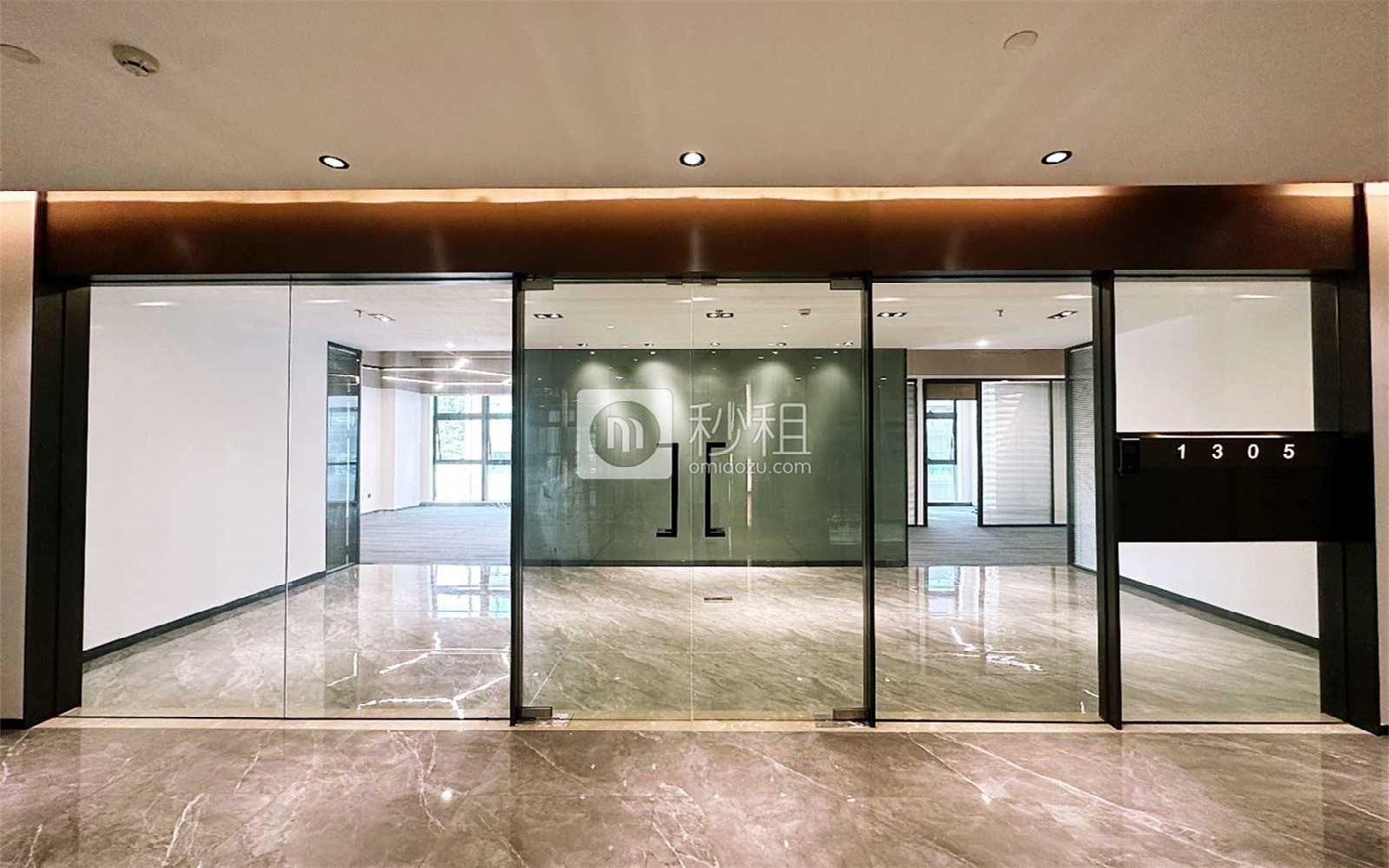 阳基九方广场写字楼出租500平米精装办公室80元/m².月