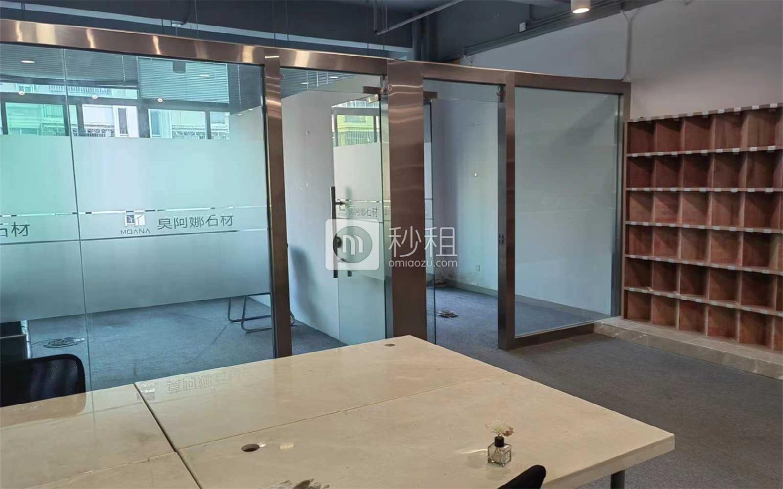 东方科技园写字楼出租178平米简装办公室55元/m².月