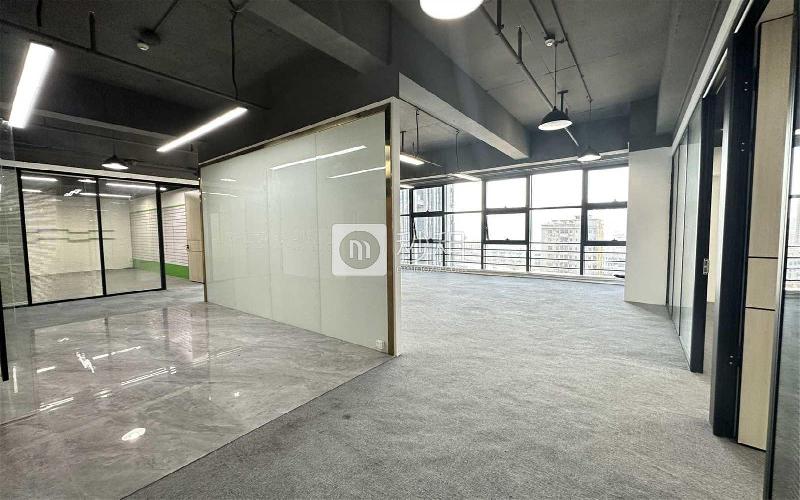 奋成智谷大厦写字楼出租350平米精装办公室87元/m².月