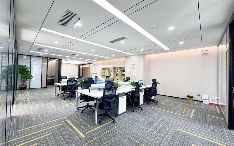 龙光玖钻写字楼出租388平米精装办公室135元/m².月