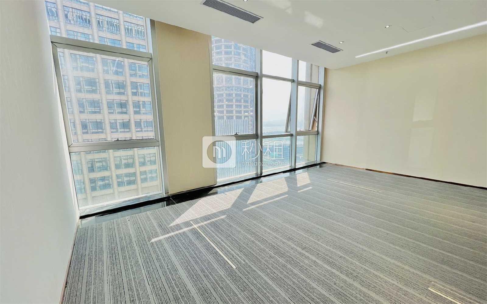 鹏润达商业广场写字楼出租580平米精装办公室98元/m².月