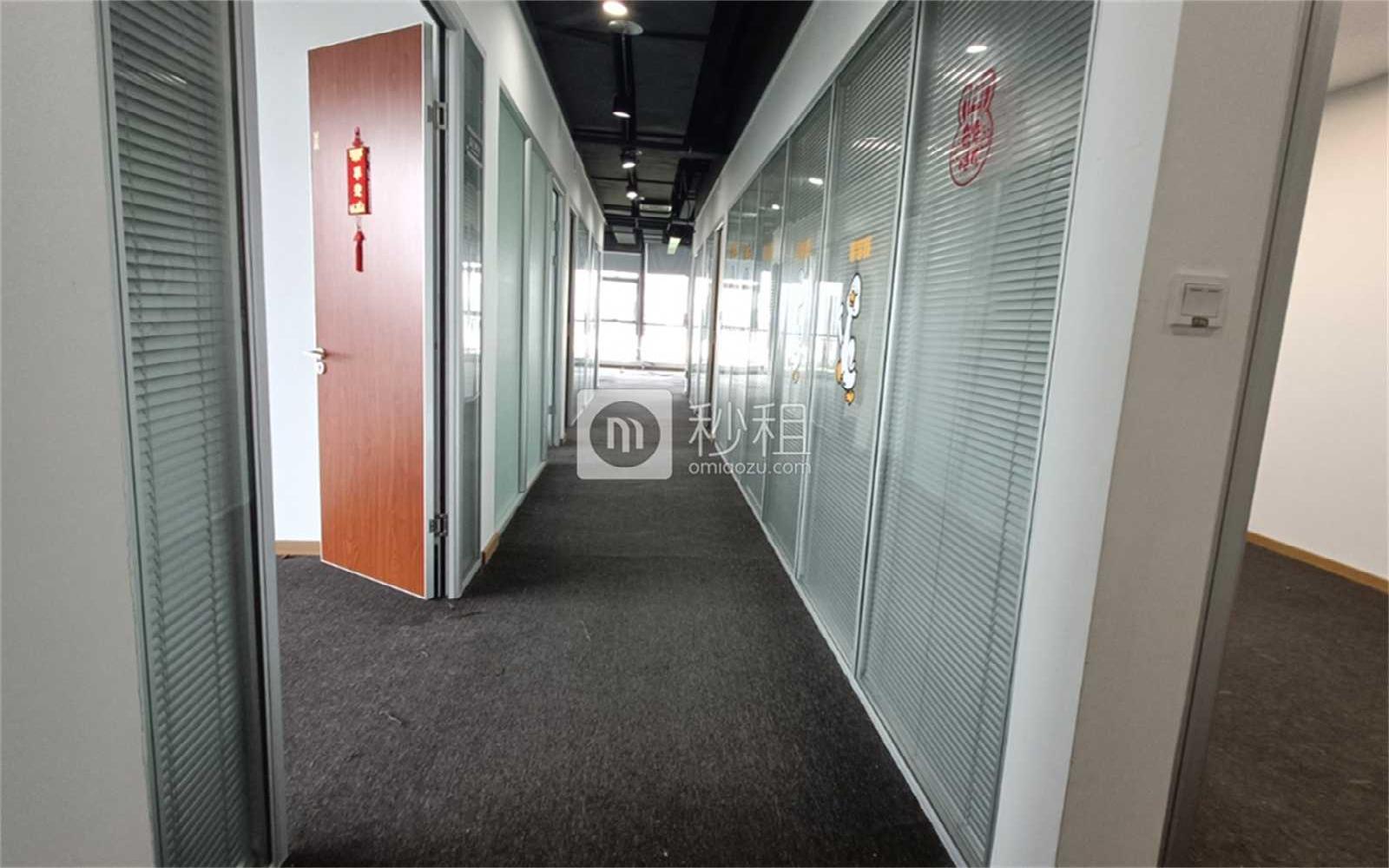 富森大厦写字楼出租619.4平米精装办公室55元/m².月