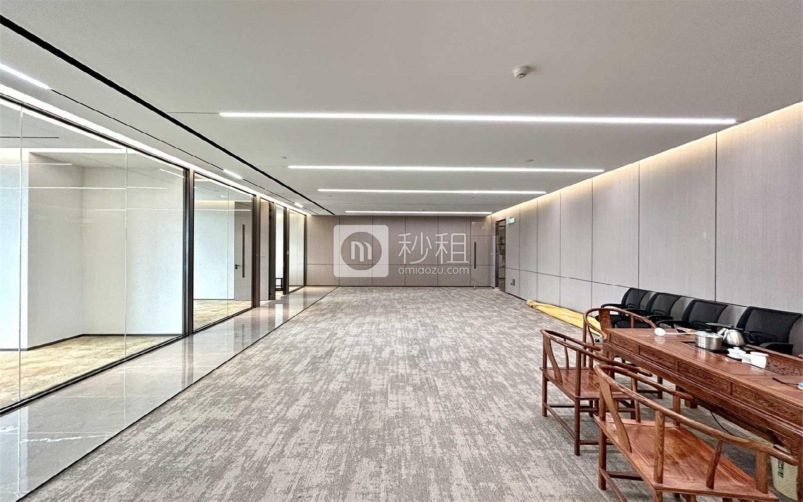 皇庭中心写字楼出租466.6平米精装办公室208元/m².月