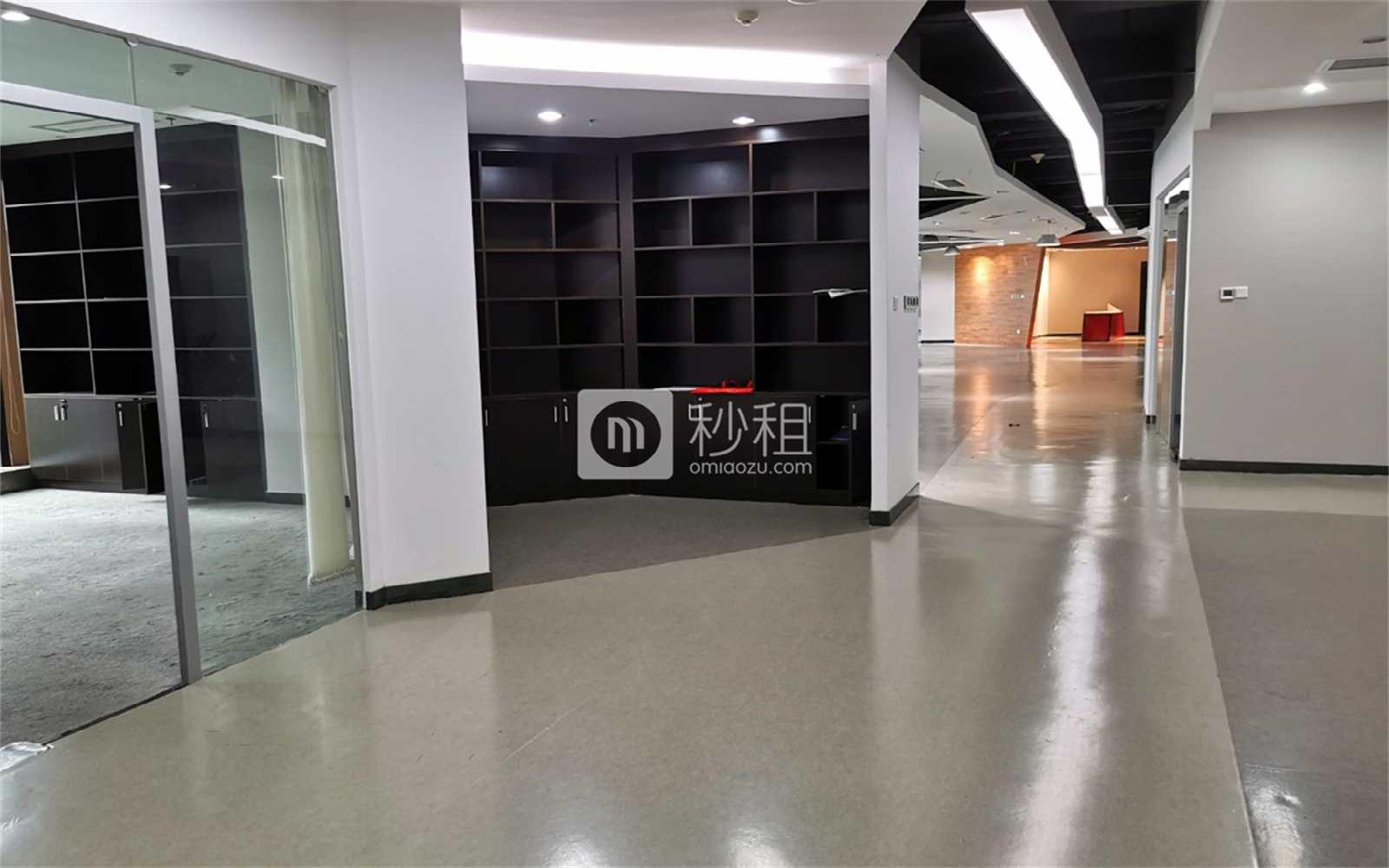 康佳研发大厦写字楼出租745平米精装办公室150元/m².月