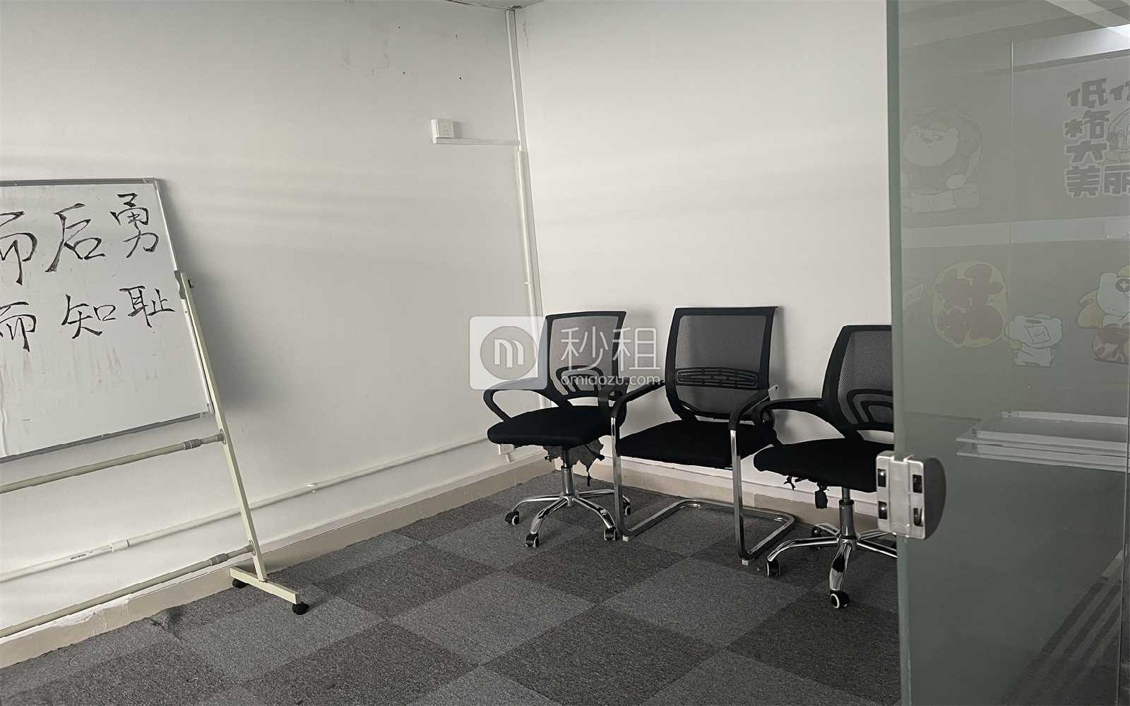 汇潮科技大厦写字楼出租95平米简装办公室68元/m².月
