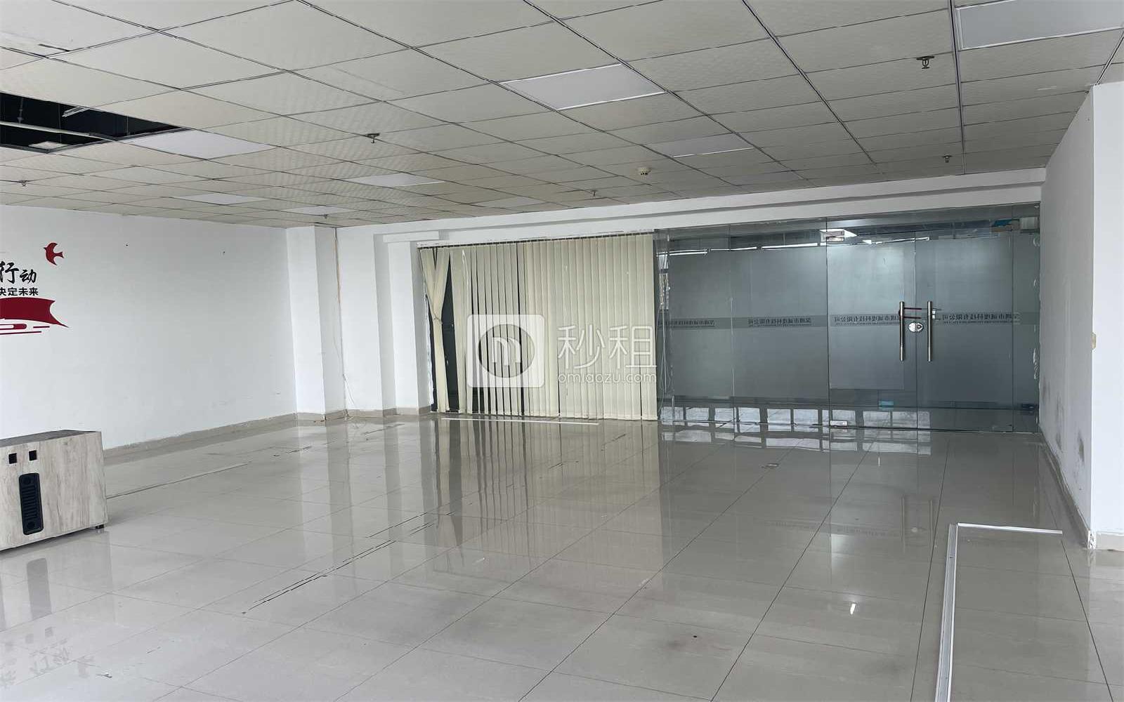 汇潮科技大厦写字楼出租246平米简装办公室73元/m².月