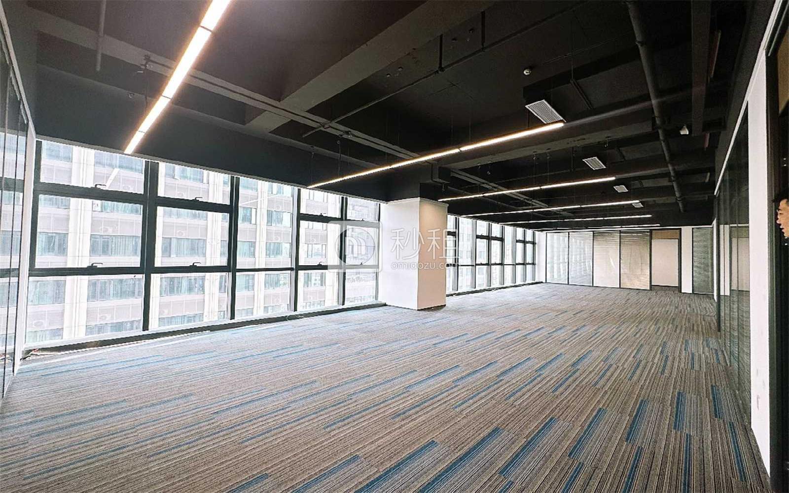 阳基九方广场写字楼出租450平米精装办公室80元/m².月