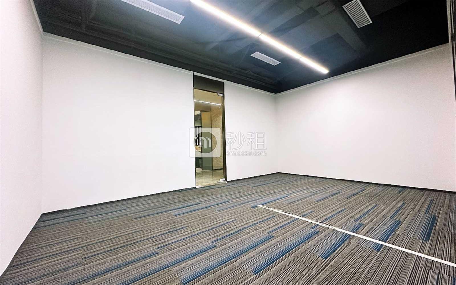 阳基九方广场写字楼出租450平米精装办公室80元/m².月