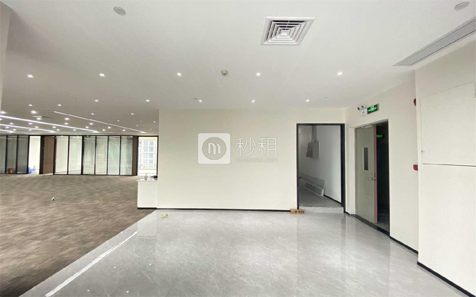 智慧广场写字楼出租715平米精装办公室145元/m².月