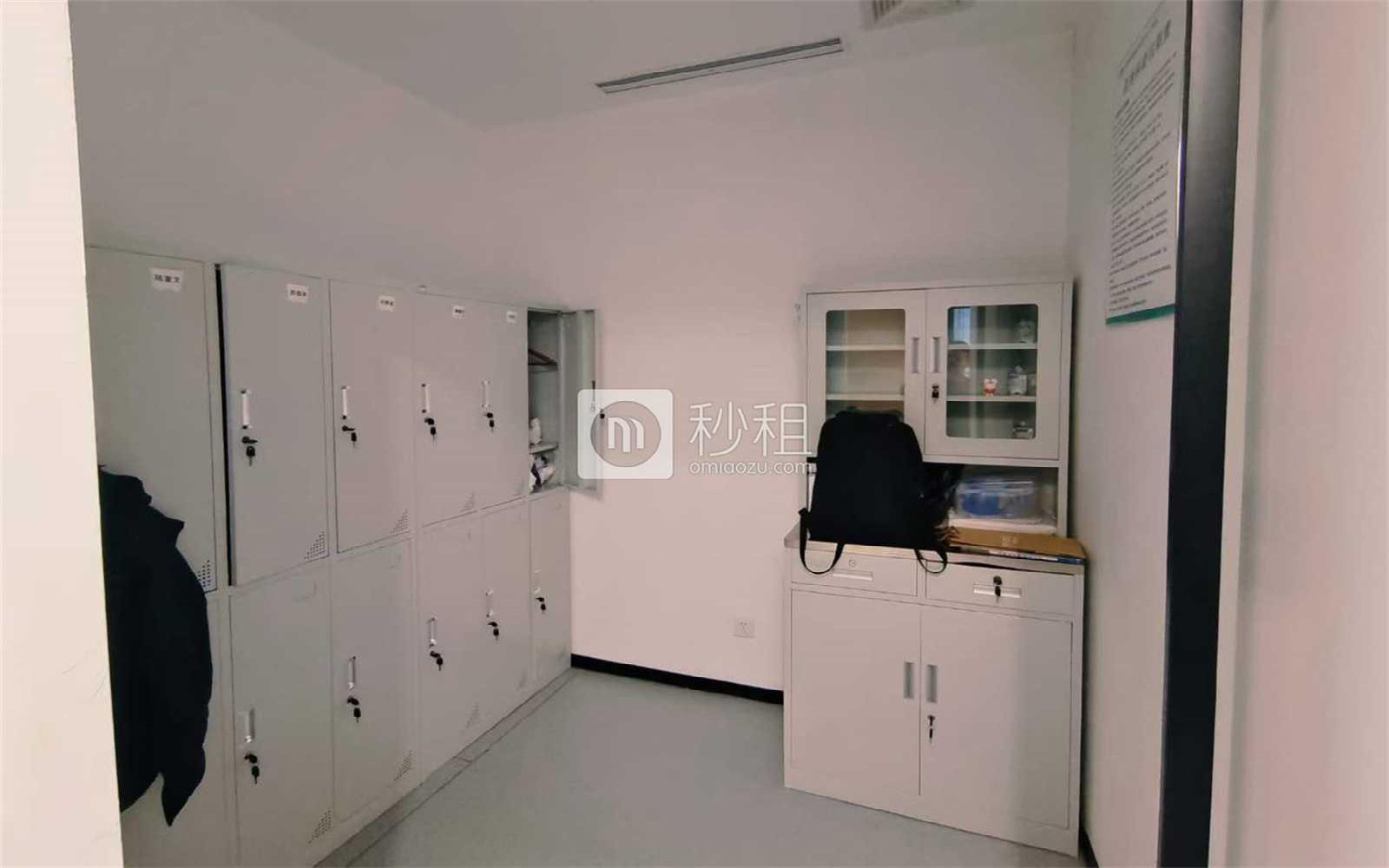 新世界文博中心写字楼出租500平米精装办公室118元/m².月