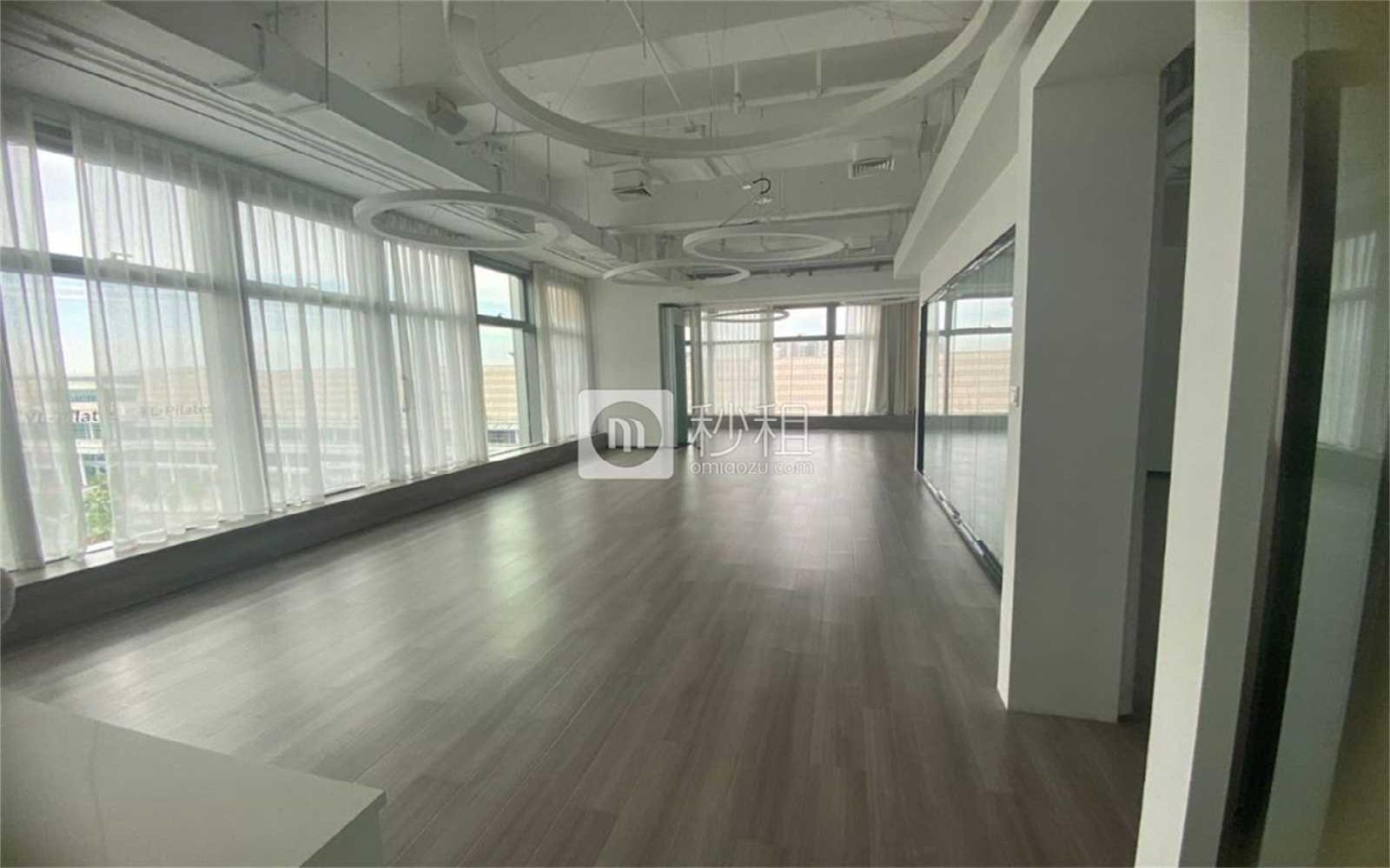 新华保险大厦写字楼出租464平米精装办公室70元/m².月