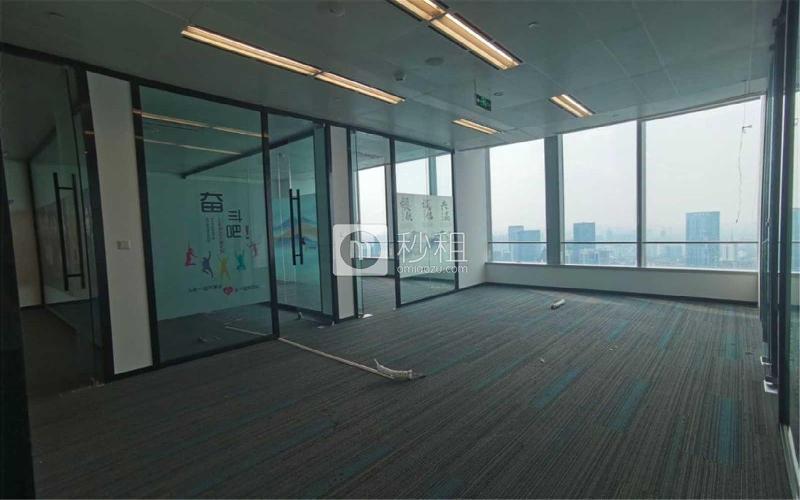 IFS国际金融中心写字楼出租301平米精装办公室114元/m².月