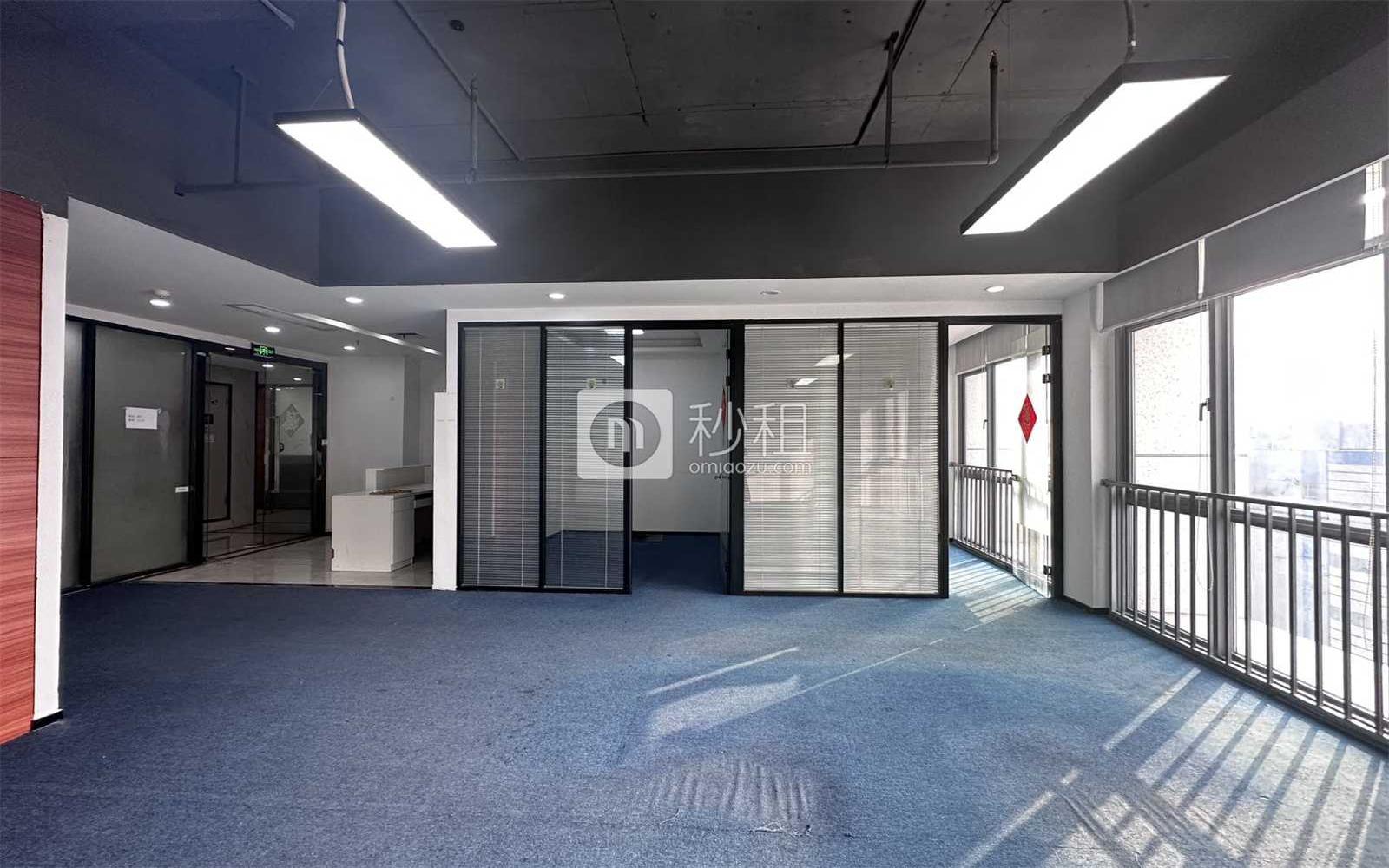 特发信息科技大厦写字楼出租121平米精装办公室95元/m².月