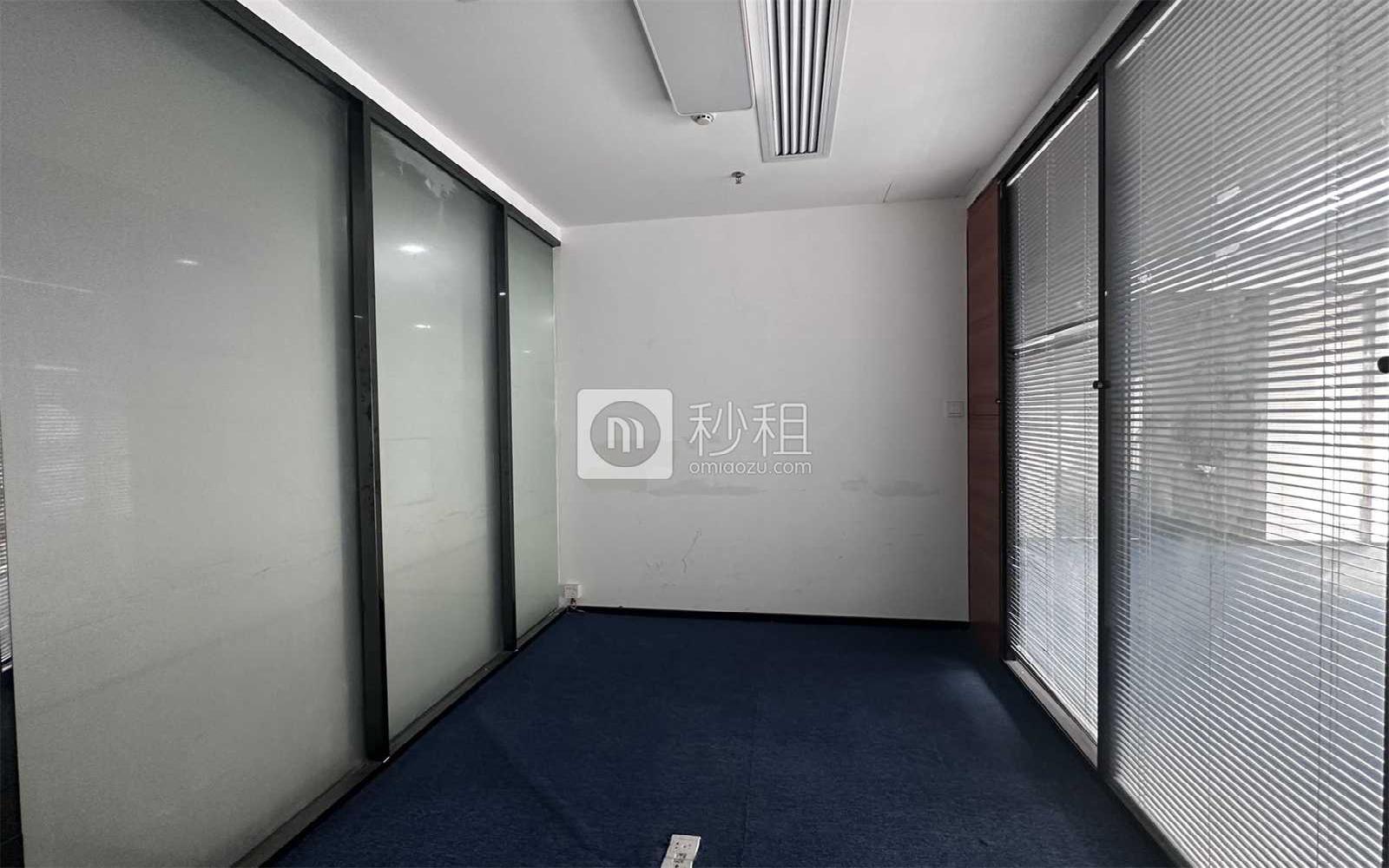 特发信息科技大厦写字楼出租121平米精装办公室95元/m².月