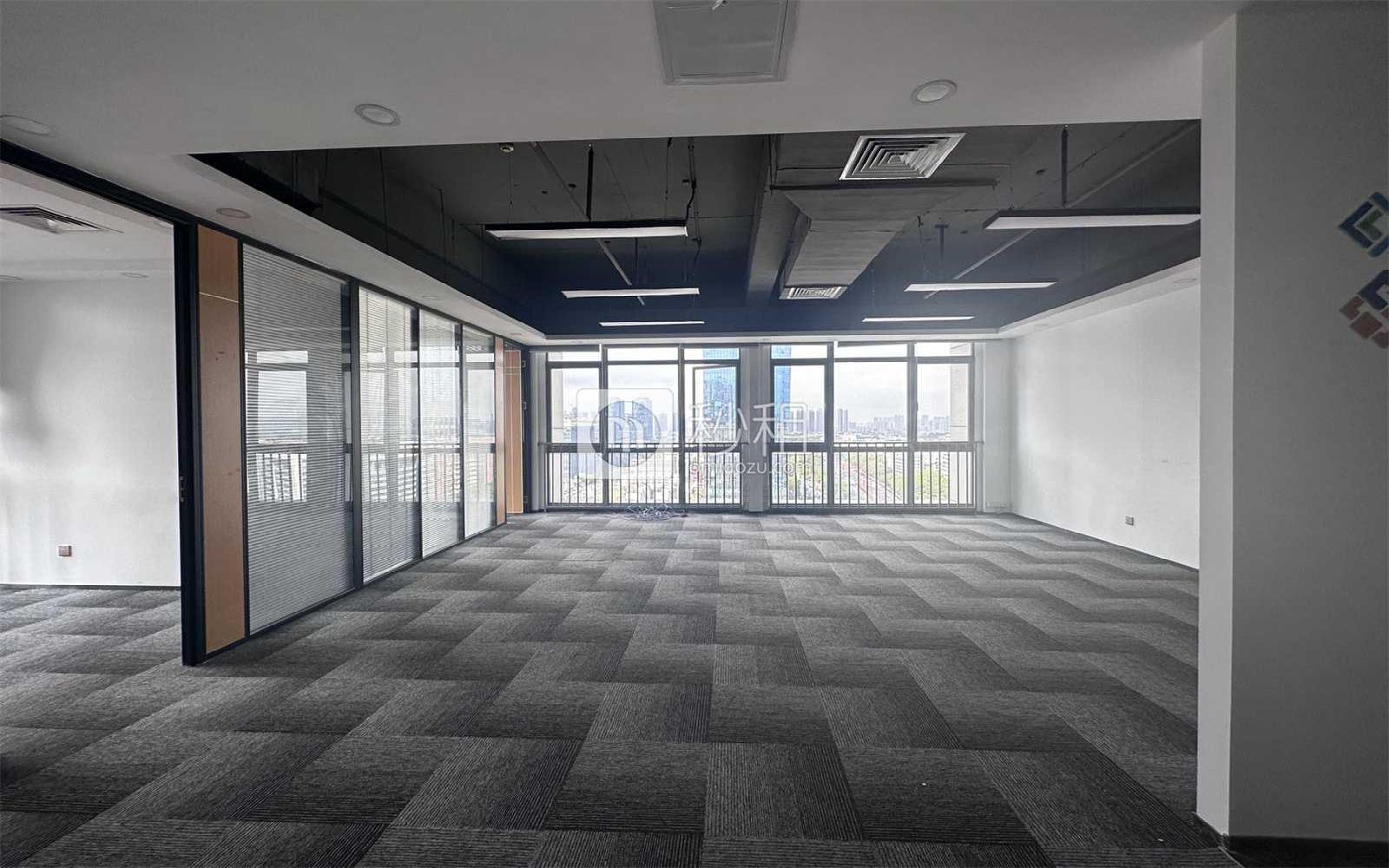 特发信息科技大厦写字楼出租127平米精装办公室105元/m².月
