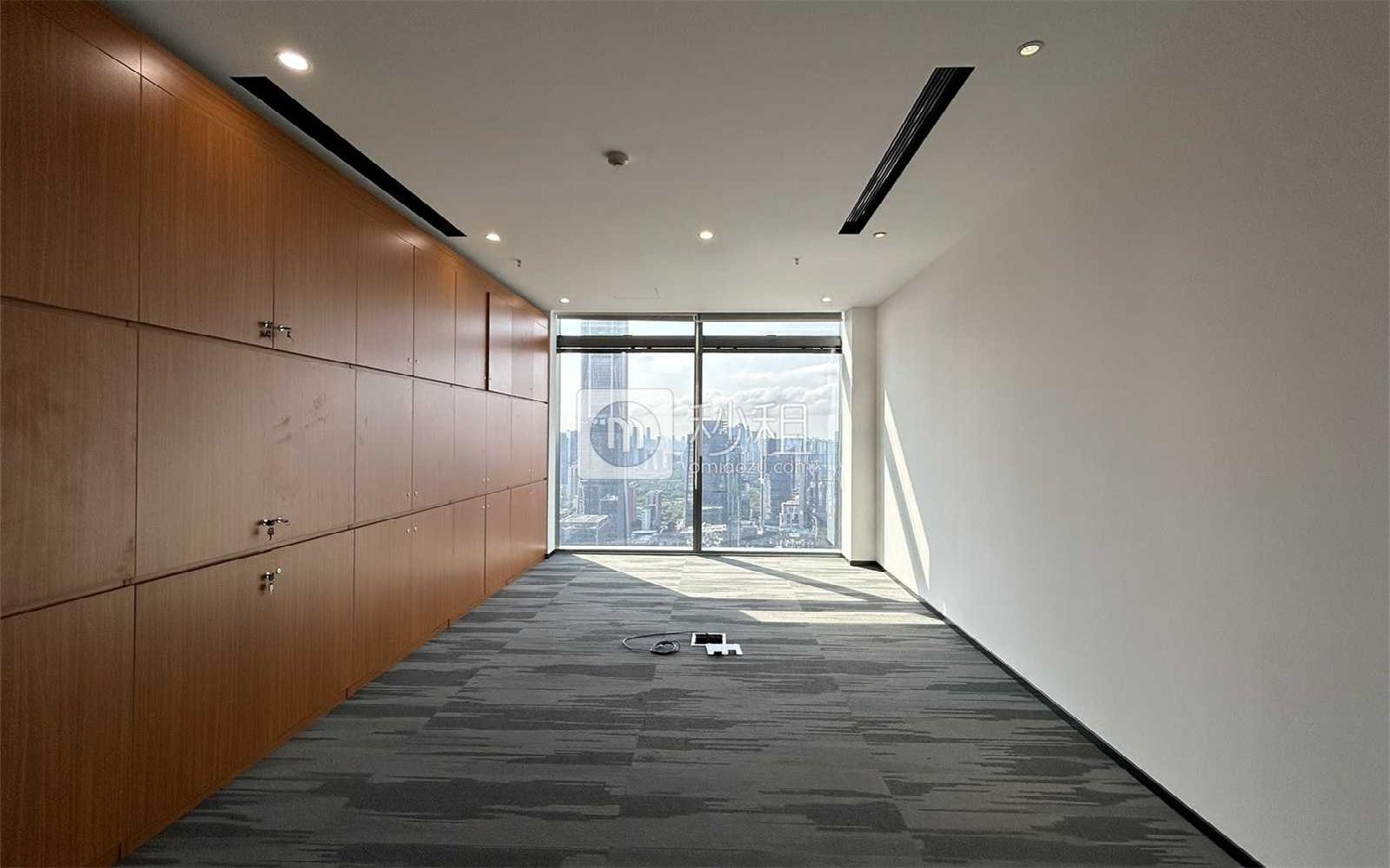 皇庭中心写字楼出租2187.32平米精装办公室258元/m².月