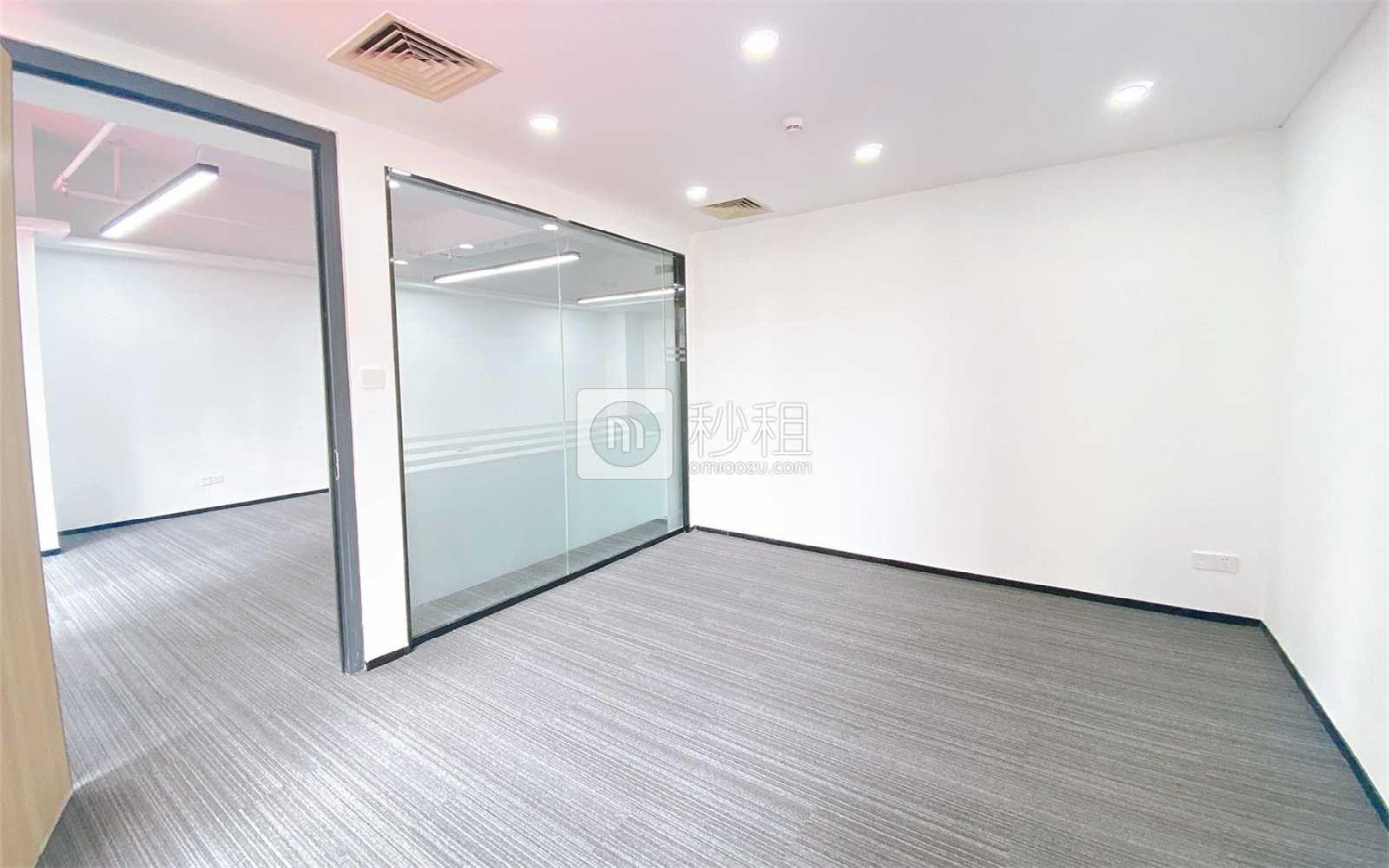 光浩国际中心写字楼出租173平米精装办公室70元/m².月