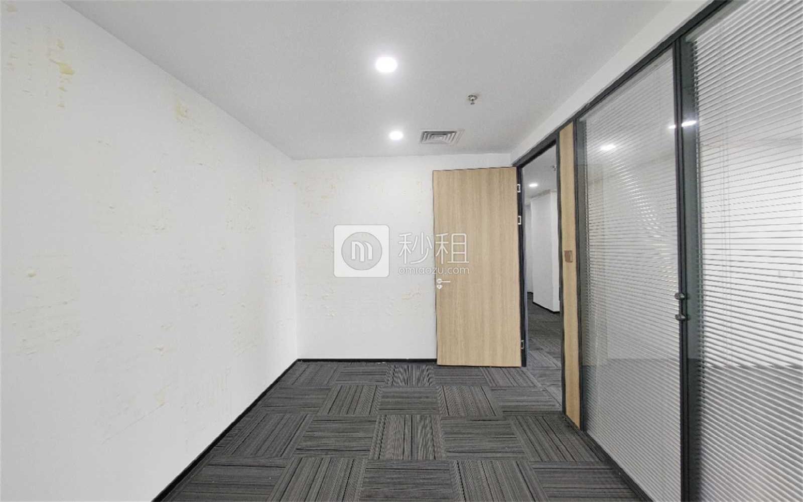 光浩国际中心写字楼出租238平米精装办公室90元/m².月