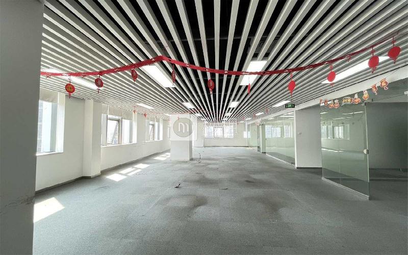 光浩国际中心写字楼出租378平米简装办公室95元/m².月
