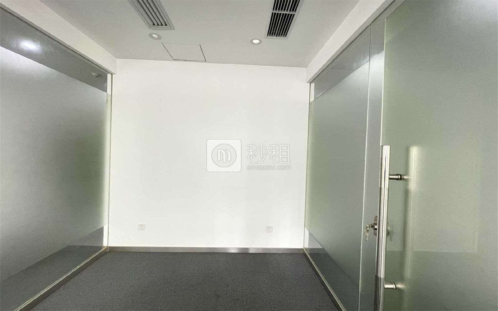 光浩国际中心写字楼出租378平米简装办公室95元/m².月
