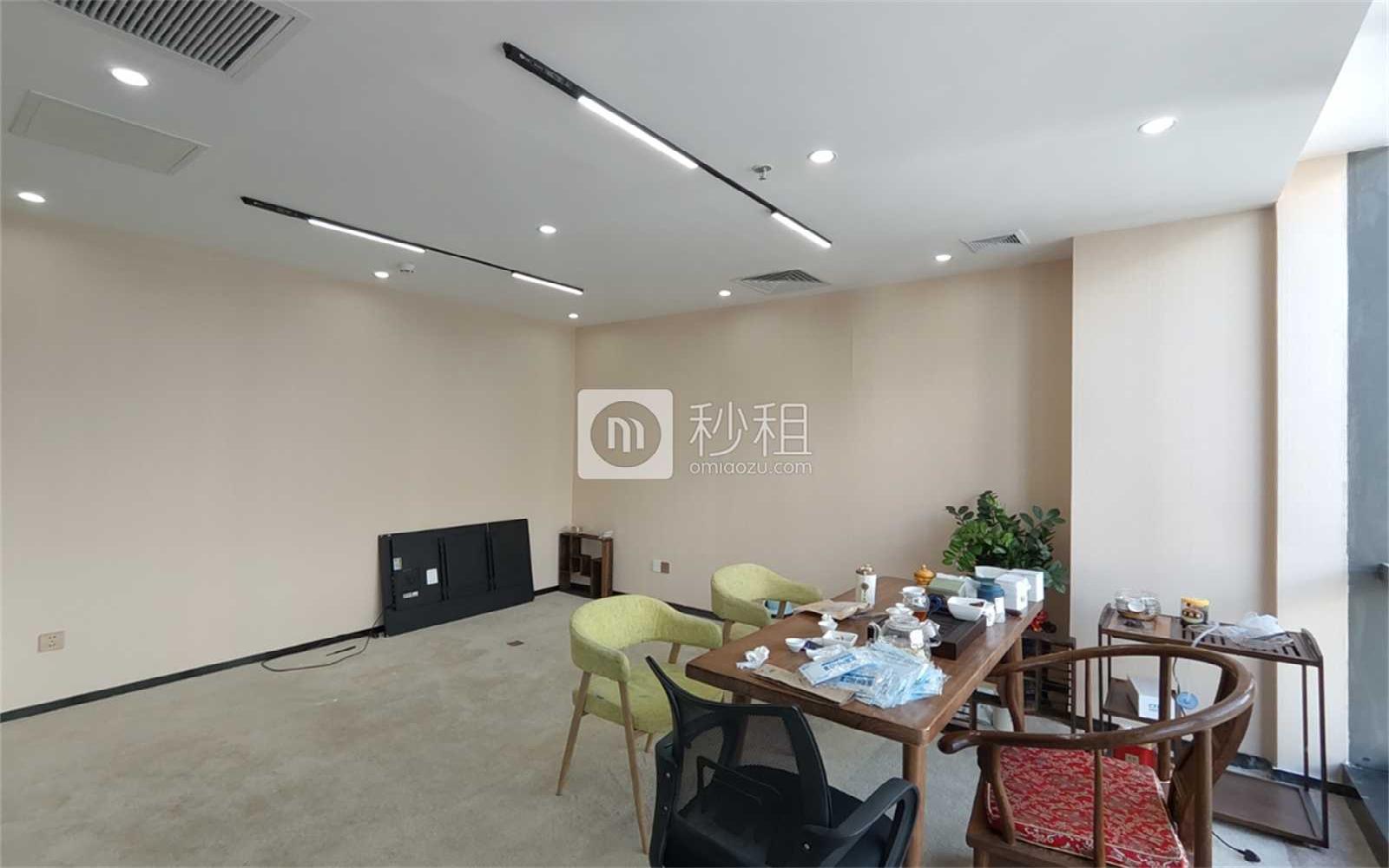 光浩国际中心写字楼出租258平米精装办公室95元/m².月