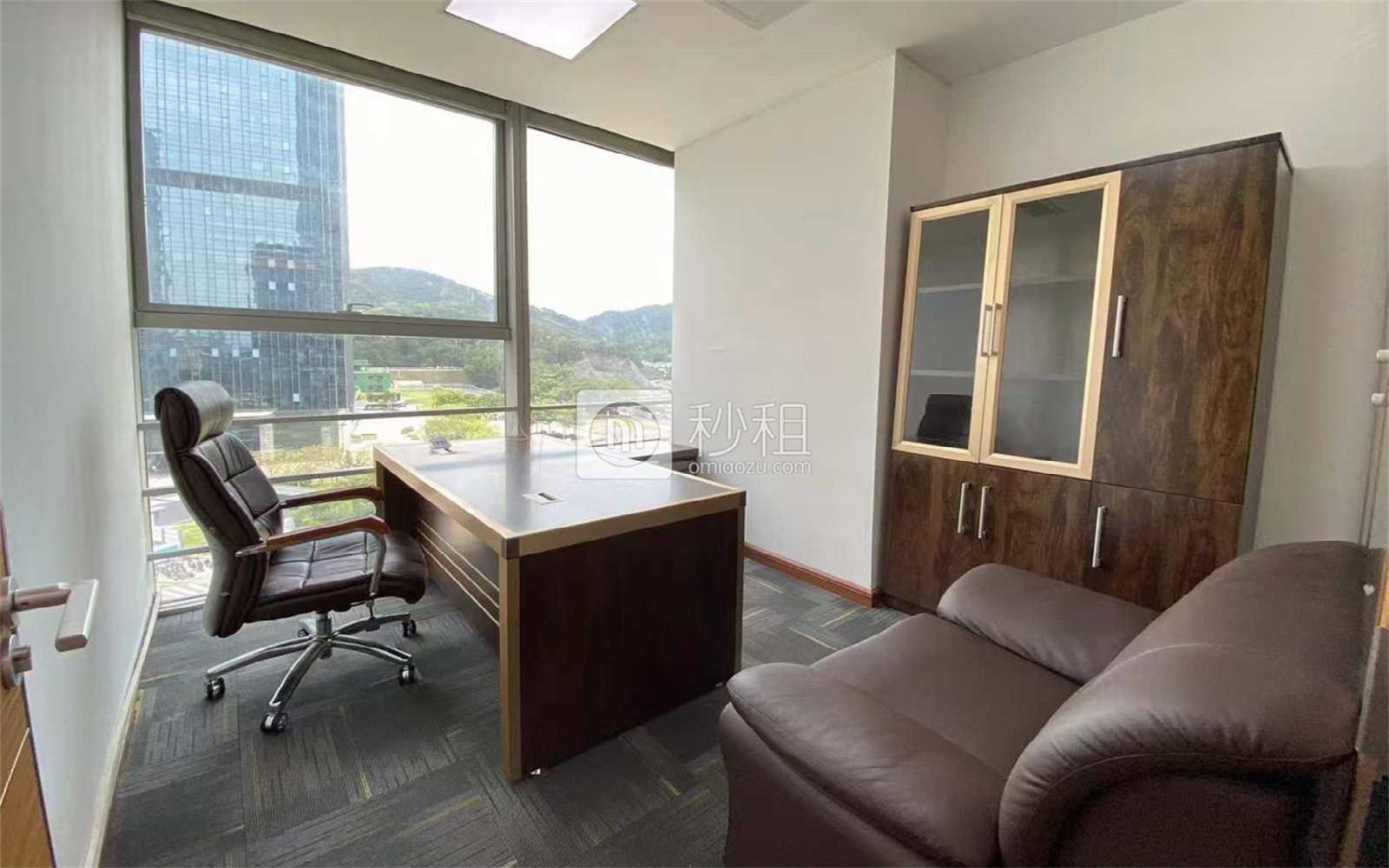 星河WORLD（一期）写字楼出租295平米精装办公室108元/m².月