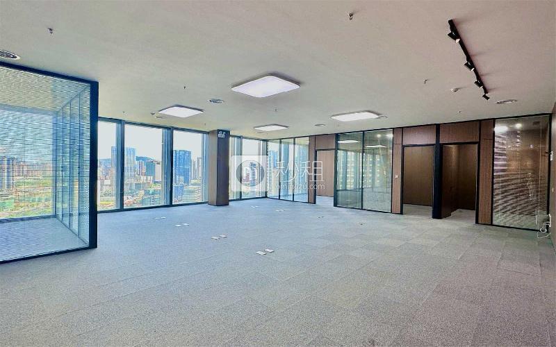 前海鸿荣源中心写字楼出租322.69平米精装办公室222元/m².月