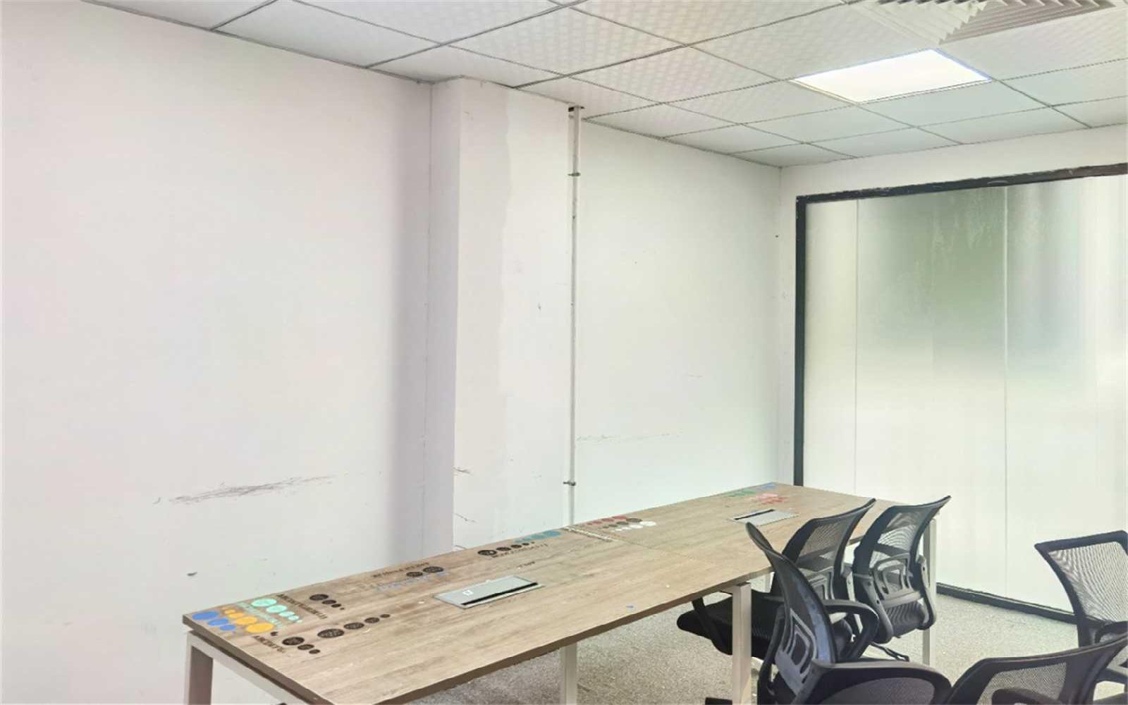 海翔广场写字楼出租181.9平米精装办公室115元/m².月