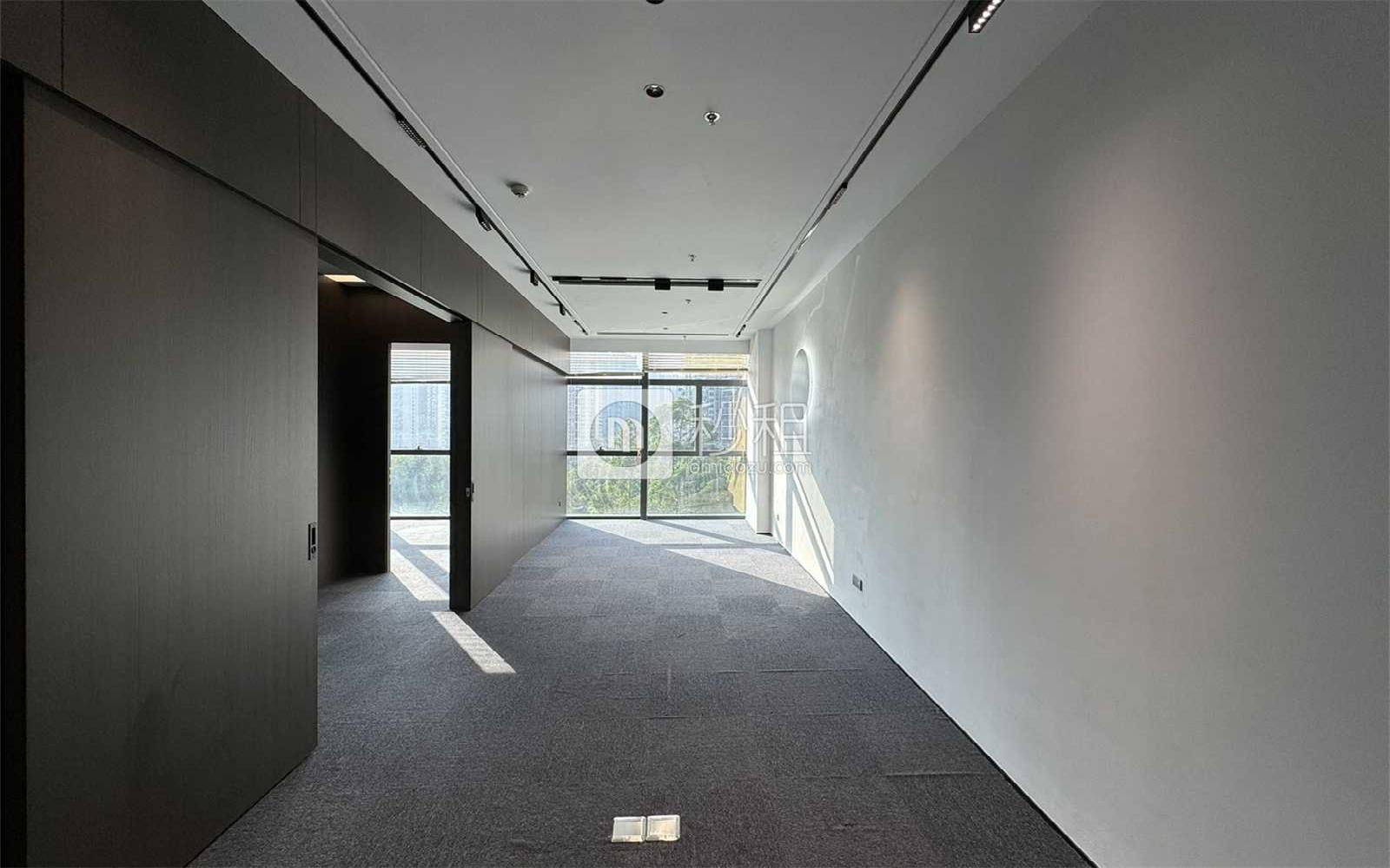 绿景美景广场写字楼出租376平米精装办公室78元/m².月