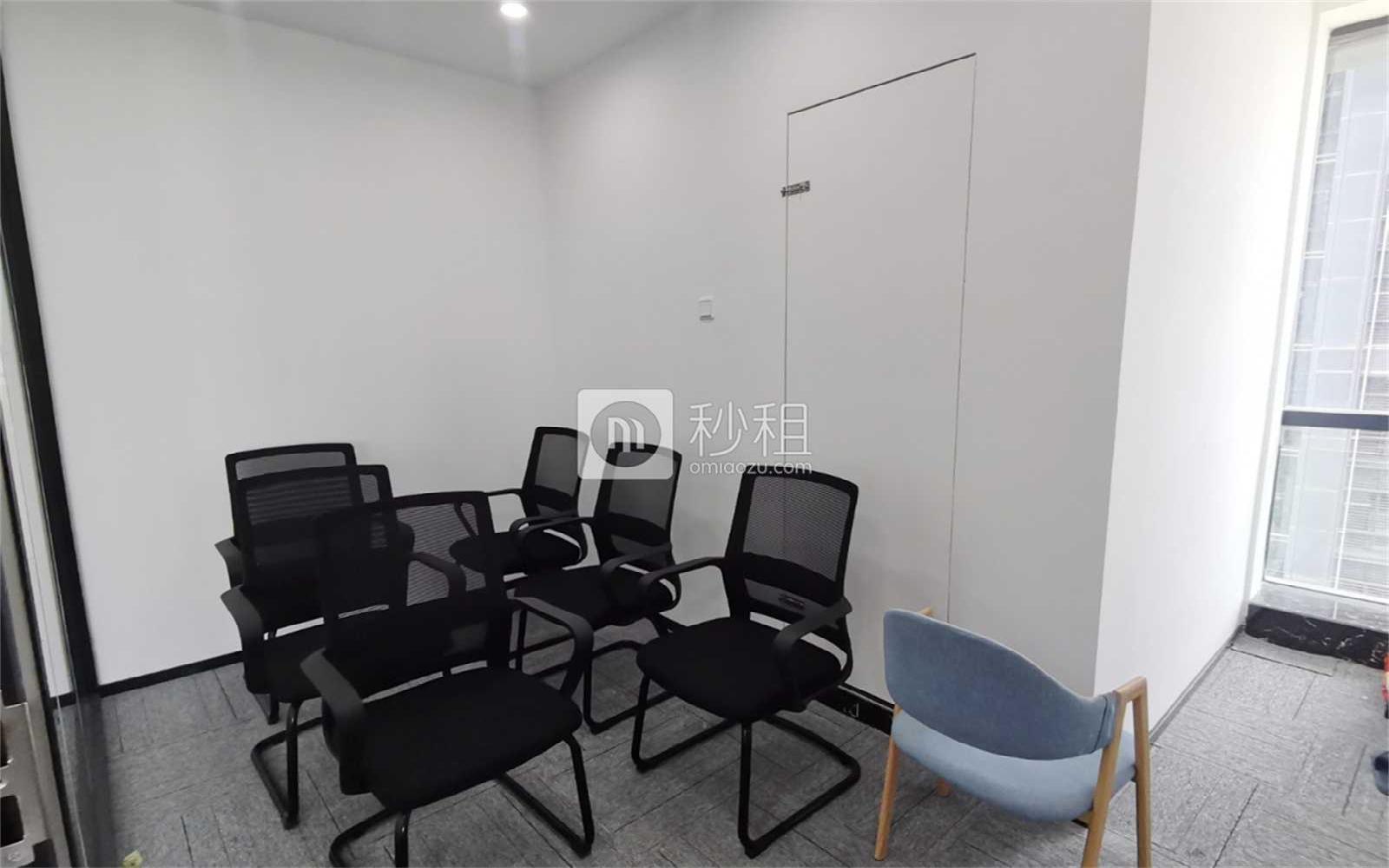 京基御景峯写字楼出租237.9平米精装办公室104元/m².月