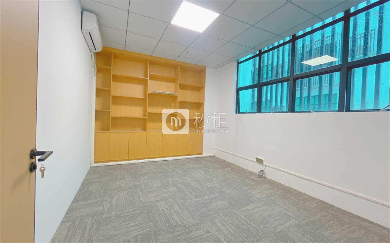 南山云谷创新产业园（二期）写字楼出租133平米精装办公室62元/m².月