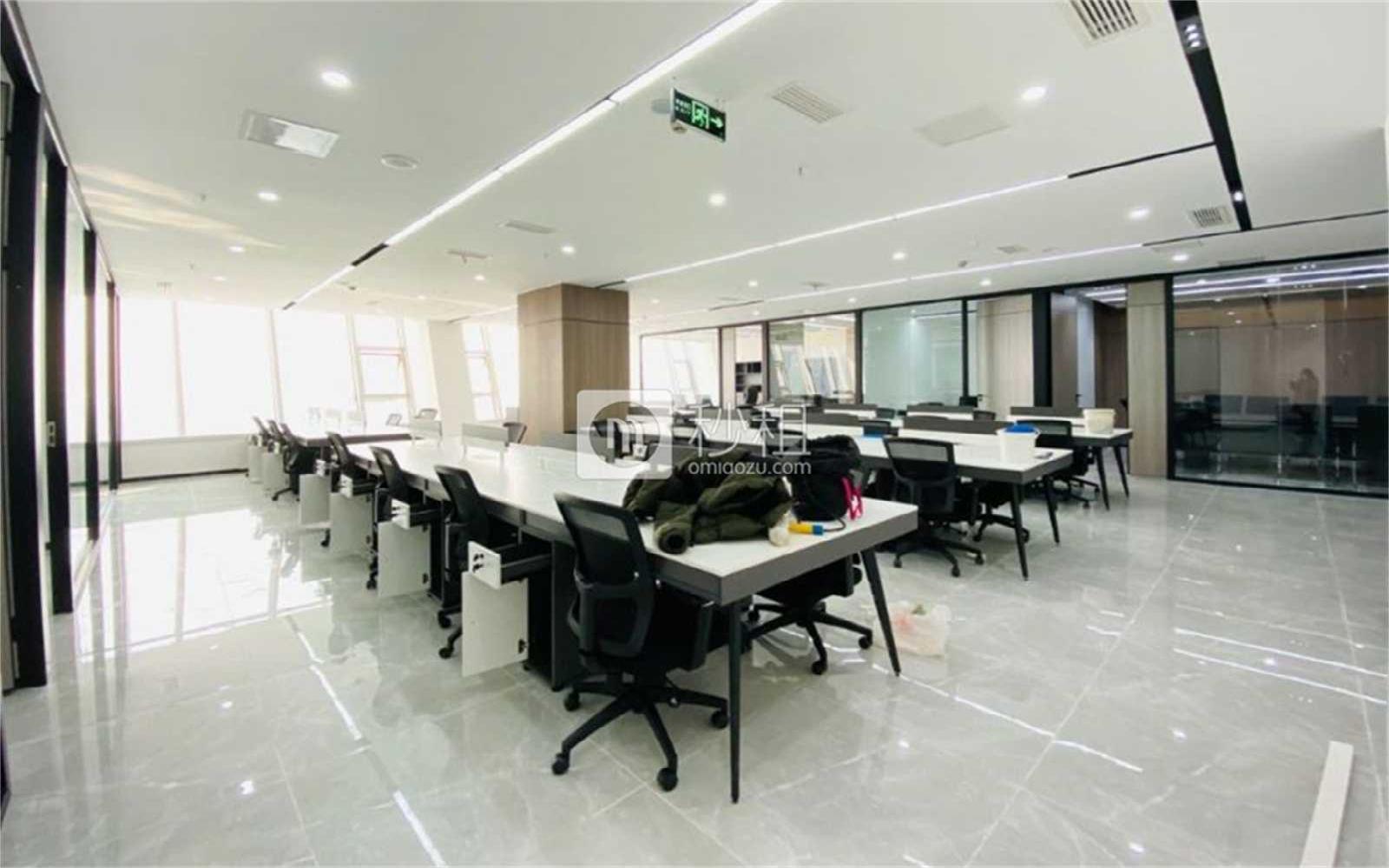 环球中心写字楼出租436平米精装办公室70元/m².月