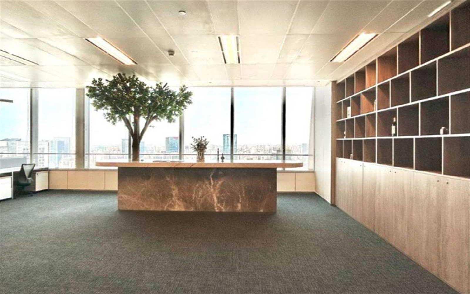 IFS国际金融中心写字楼出租1400平米精装办公室81元/m².月