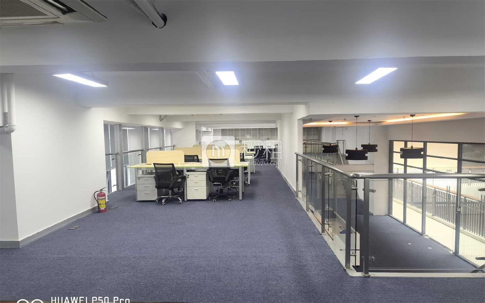 花样年·香年广场写字楼出租499.1平米精装办公室115元/m².月