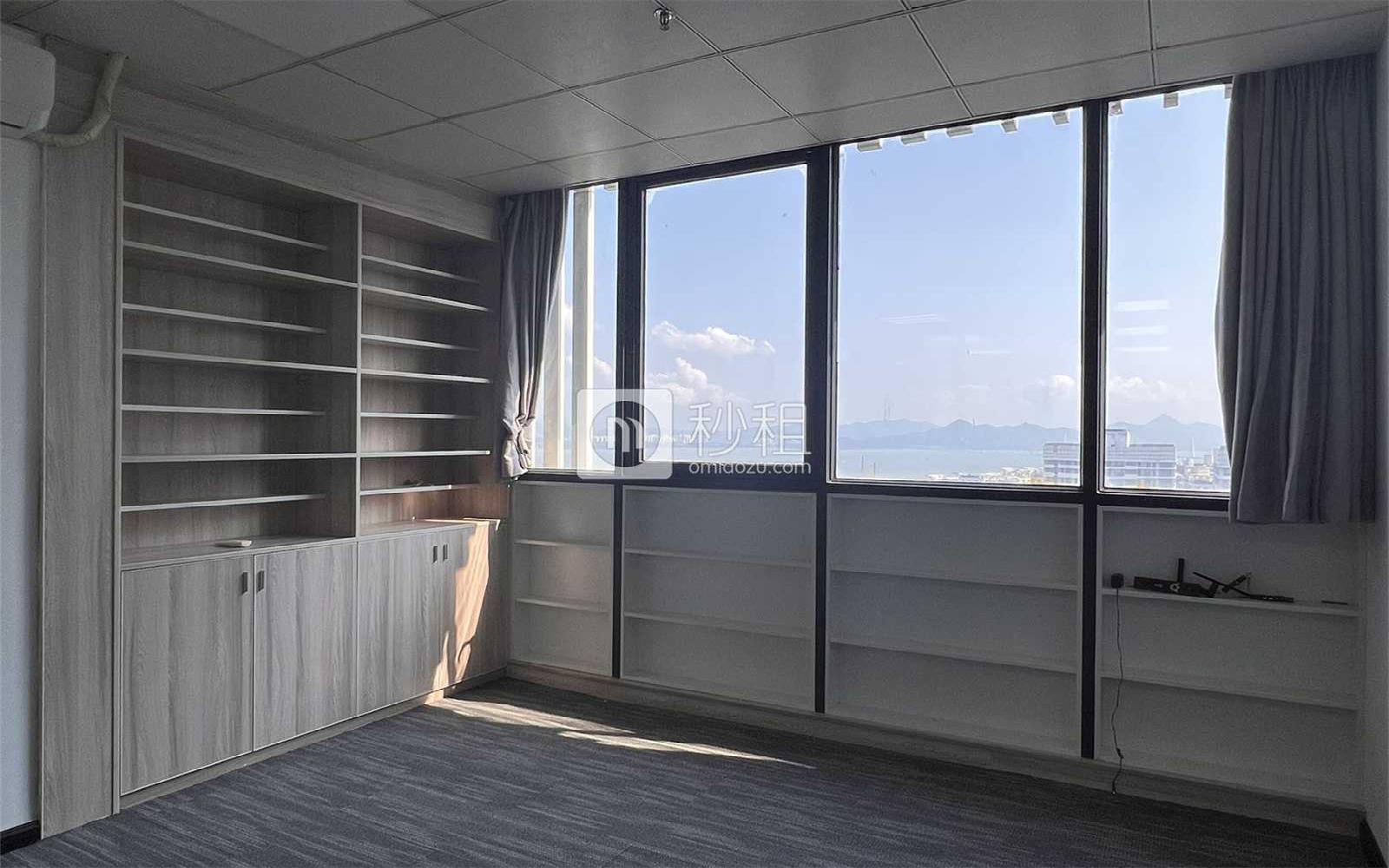 深圳湾科技生态园（二期）写字楼出租126平米精装办公室88元/m².月