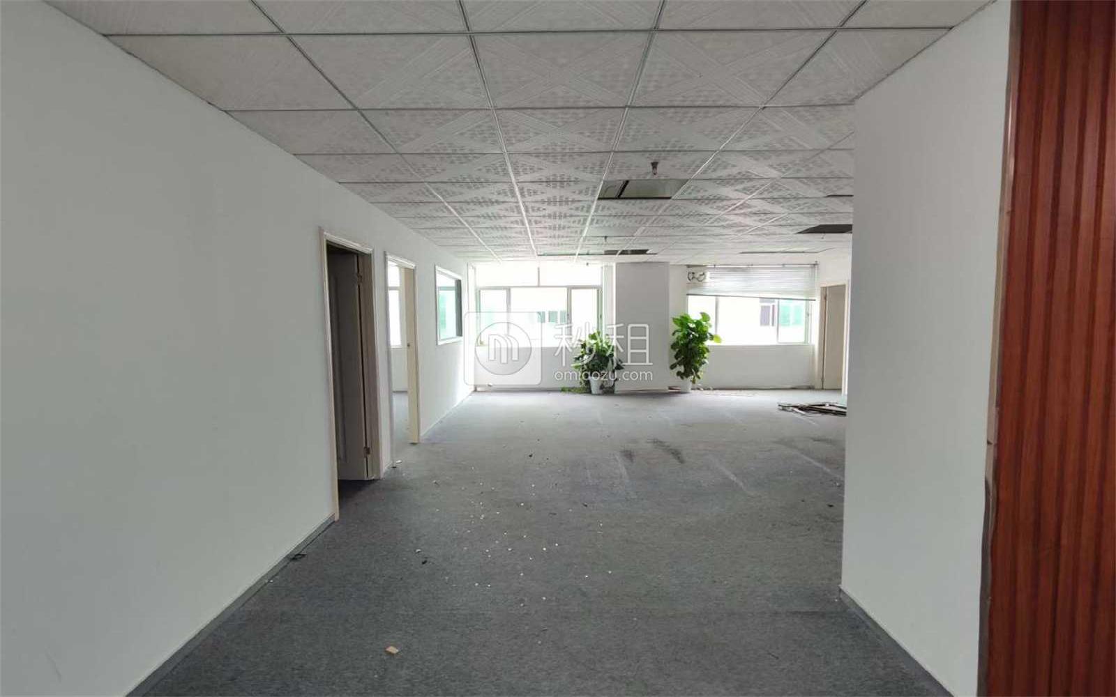 同胜科技大厦写字楼出租323平米简装办公室36元/m².月
