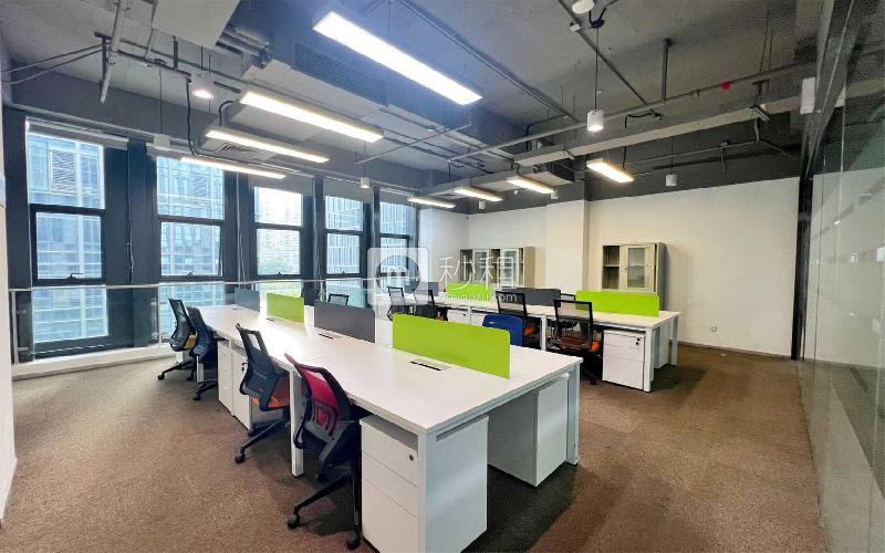 腾讯众创空间-软件产业基地写字楼出租70平米精装办公室17600元/月