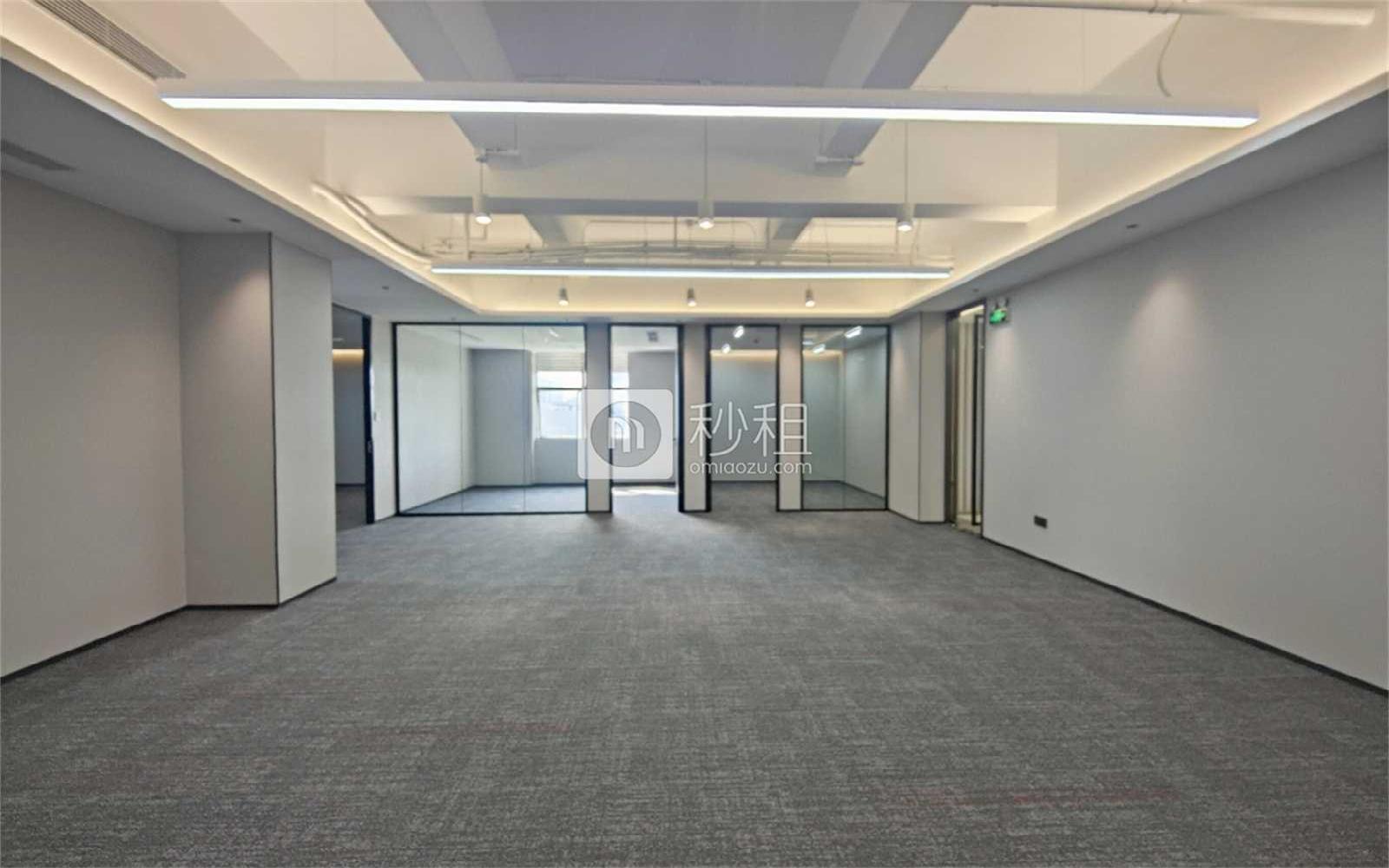 长园新材料港写字楼出租393平米精装办公室78元/m².月