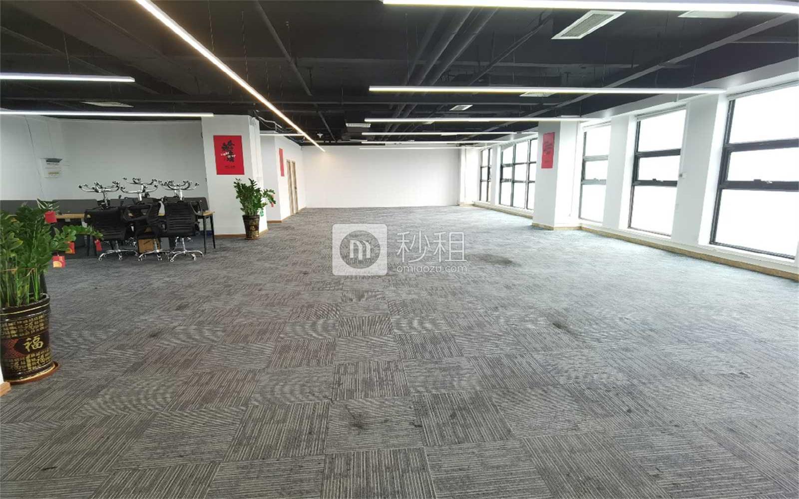 汇海广场写字楼出租469平米精装办公室96元/m².月