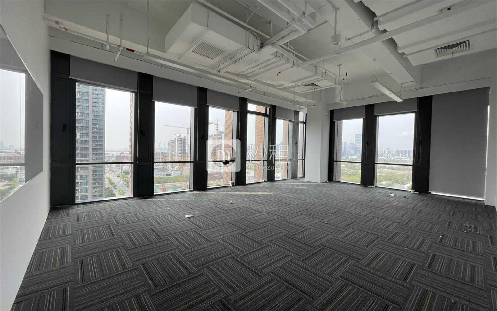 深国际前海颐都大厦写字楼出租455.15平米精装办公室140元/m².月