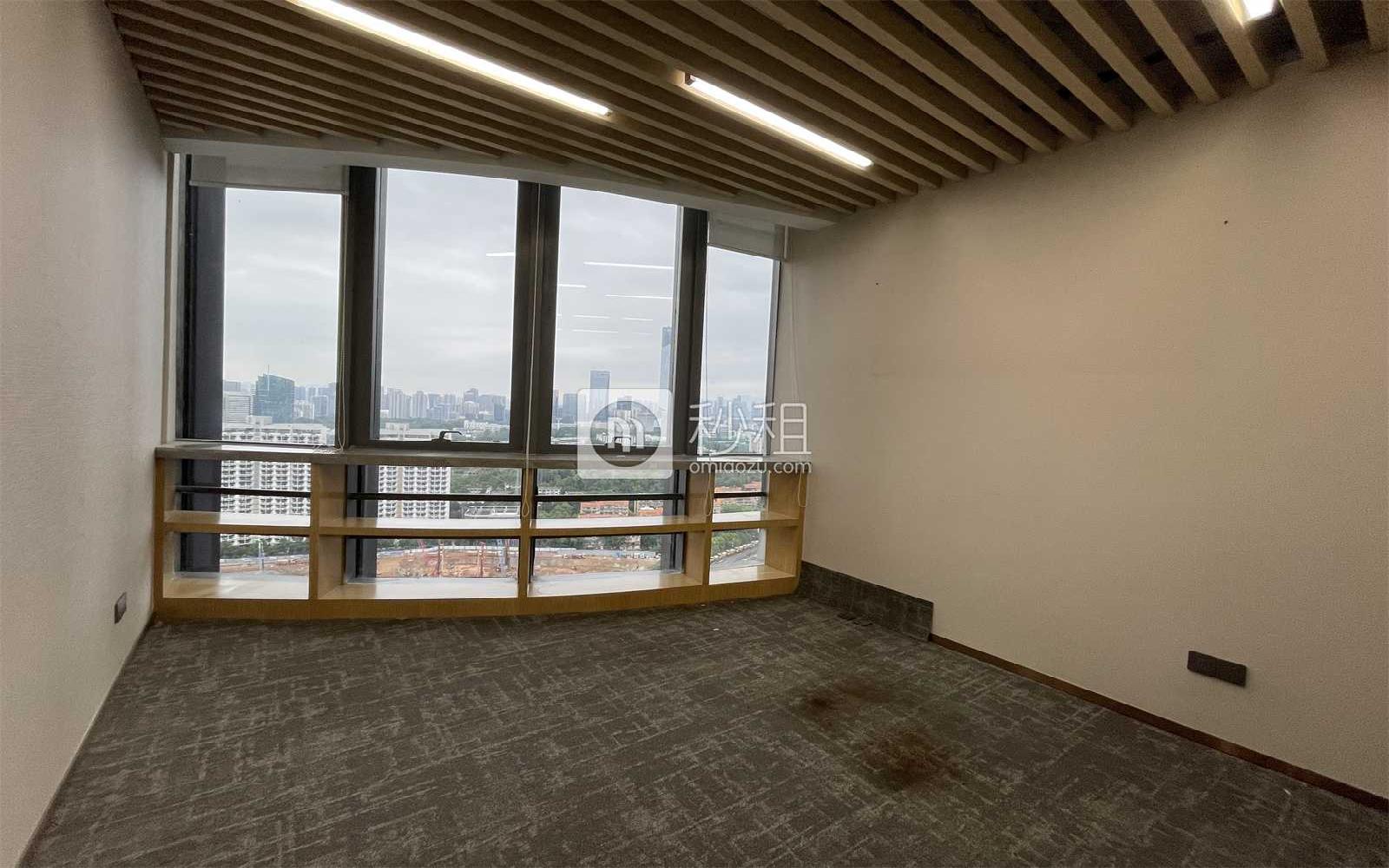 怡化金融科技大厦写字楼出租88.77平米精装办公室148元/m².月