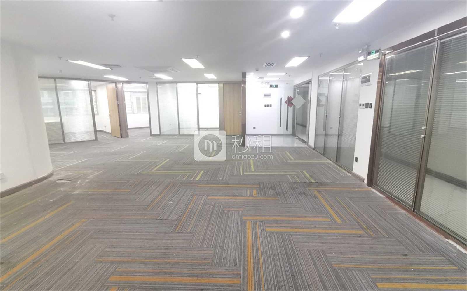 国际科技大厦写字楼出租298平米简装办公室84元/m².月