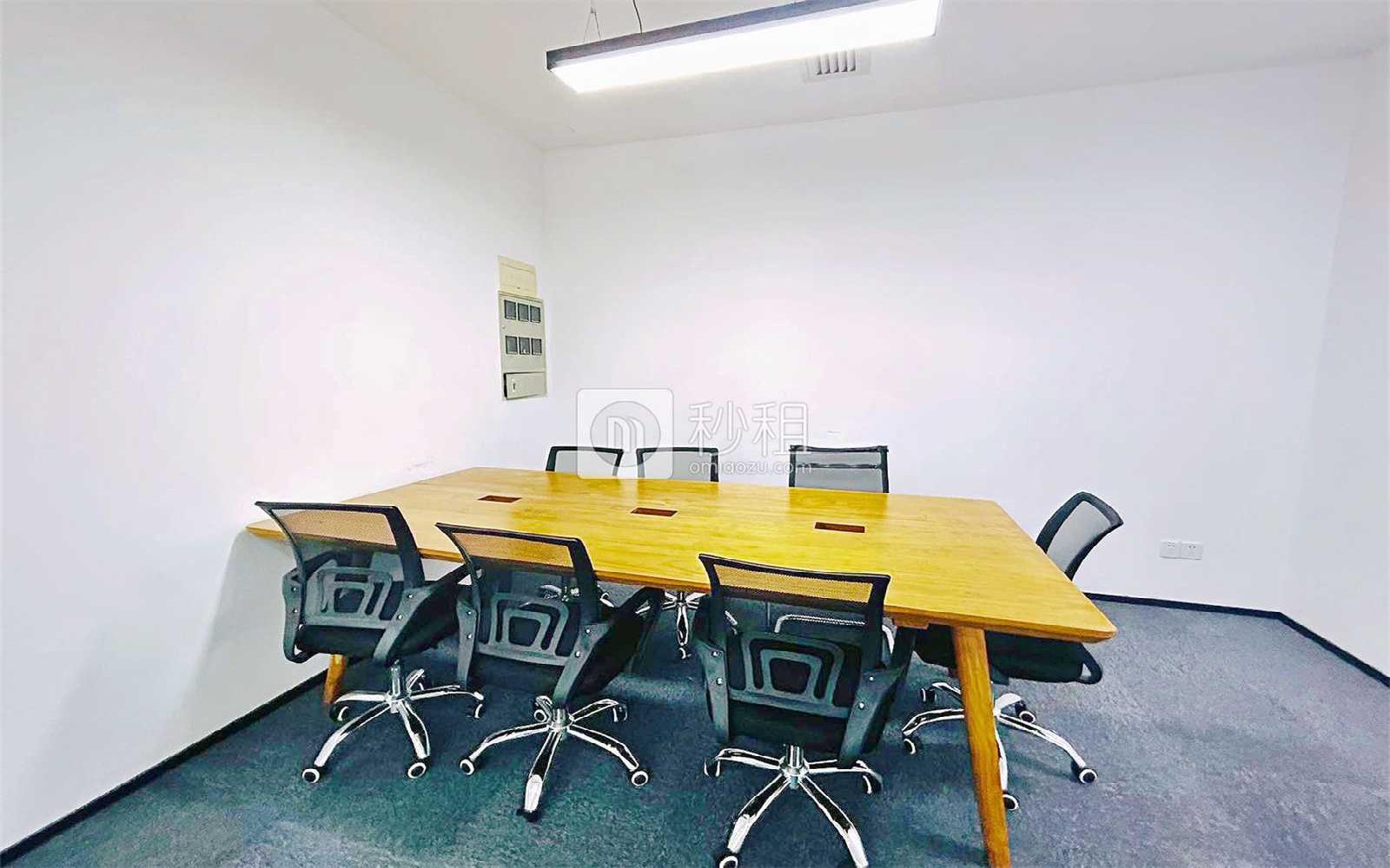 软件产业基地写字楼出租366.5平米简装办公室95元/m².月