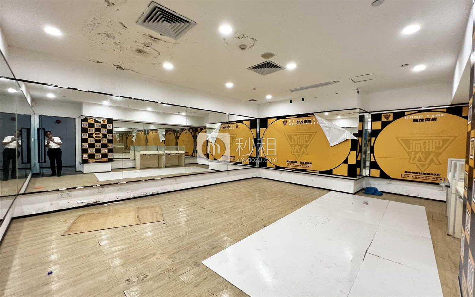 深圳发展中心大厦写字楼出租3727平米简装办公室107元/m².月