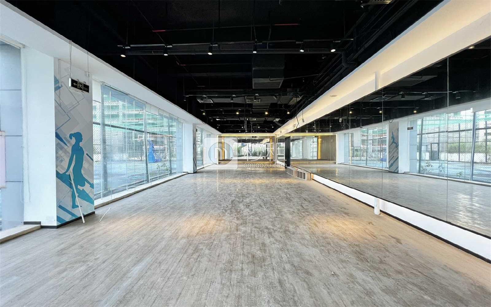 深圳发展中心大厦写字楼出租3727平米简装办公室107元/m².月