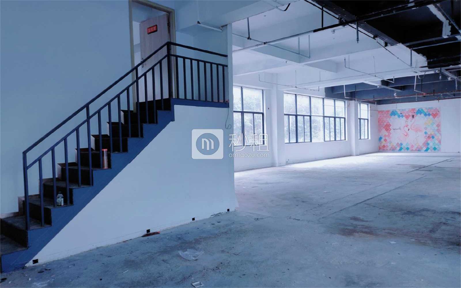 UTCP大学城创意园写字楼出租385平米毛坯办公室76元/m².月
